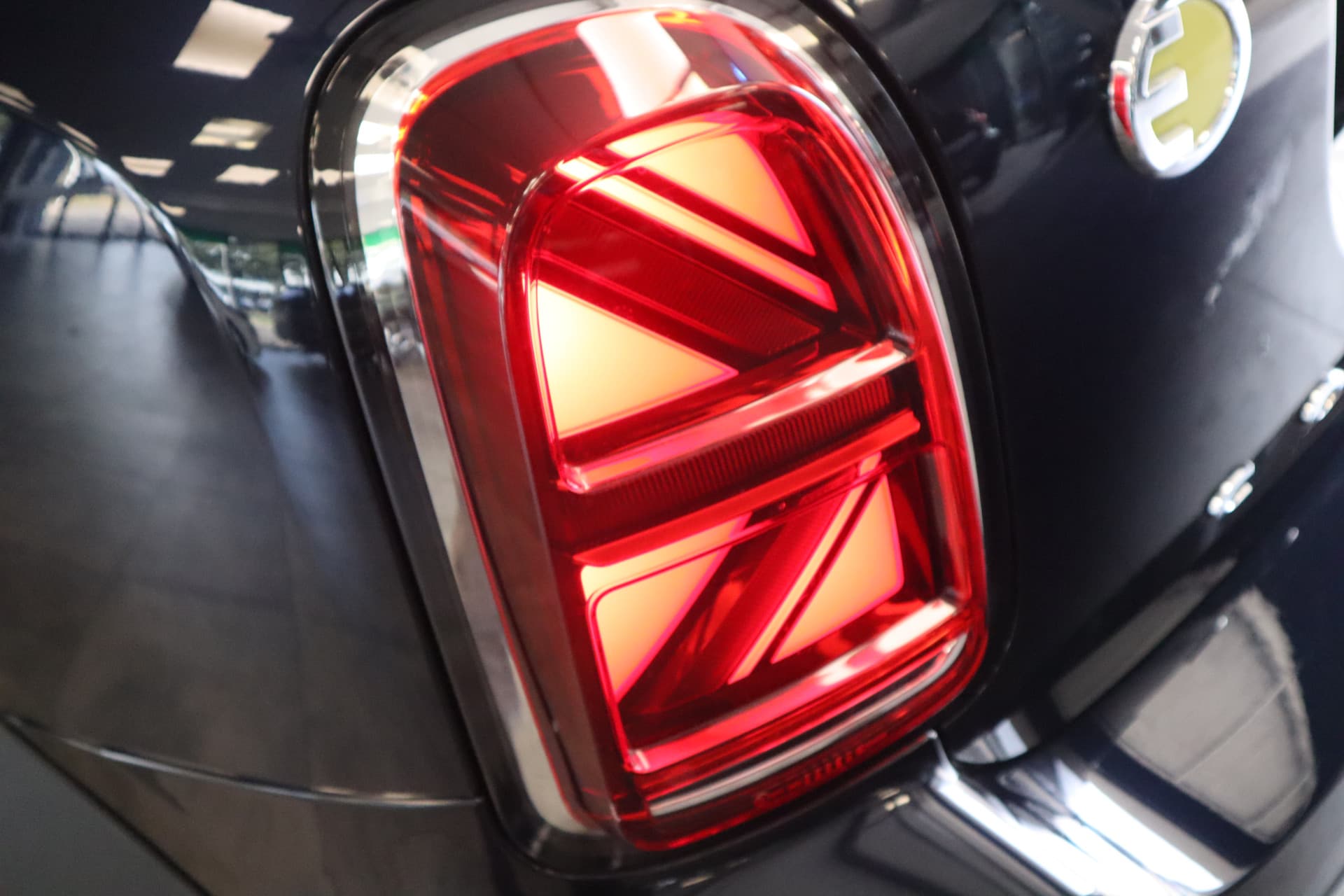 MINI Countryman Mini 2.0 Cooper S E ALL4 Untamed Edition thumbnail 8