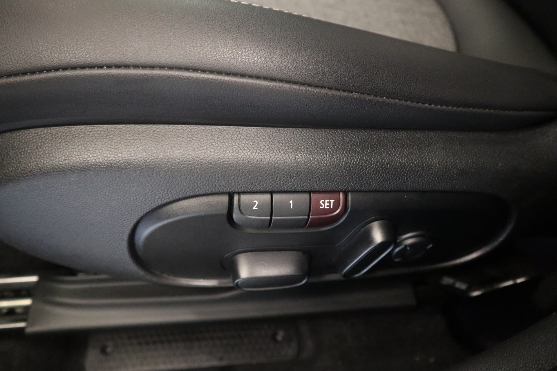 MINI Countryman Mini 2.0 Cooper S E ALL4 Untamed Edition thumbnail 11