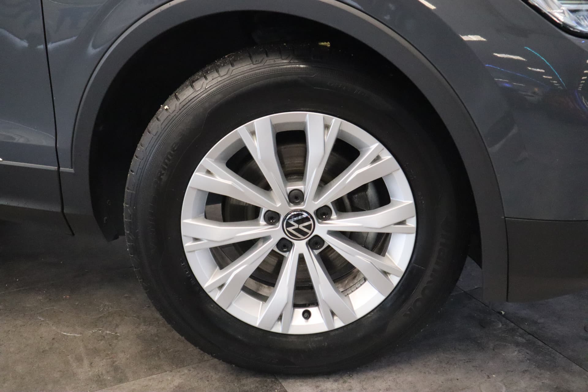 Volkswagen Tiguan 1.5 TSI Life Business thumbnail 6