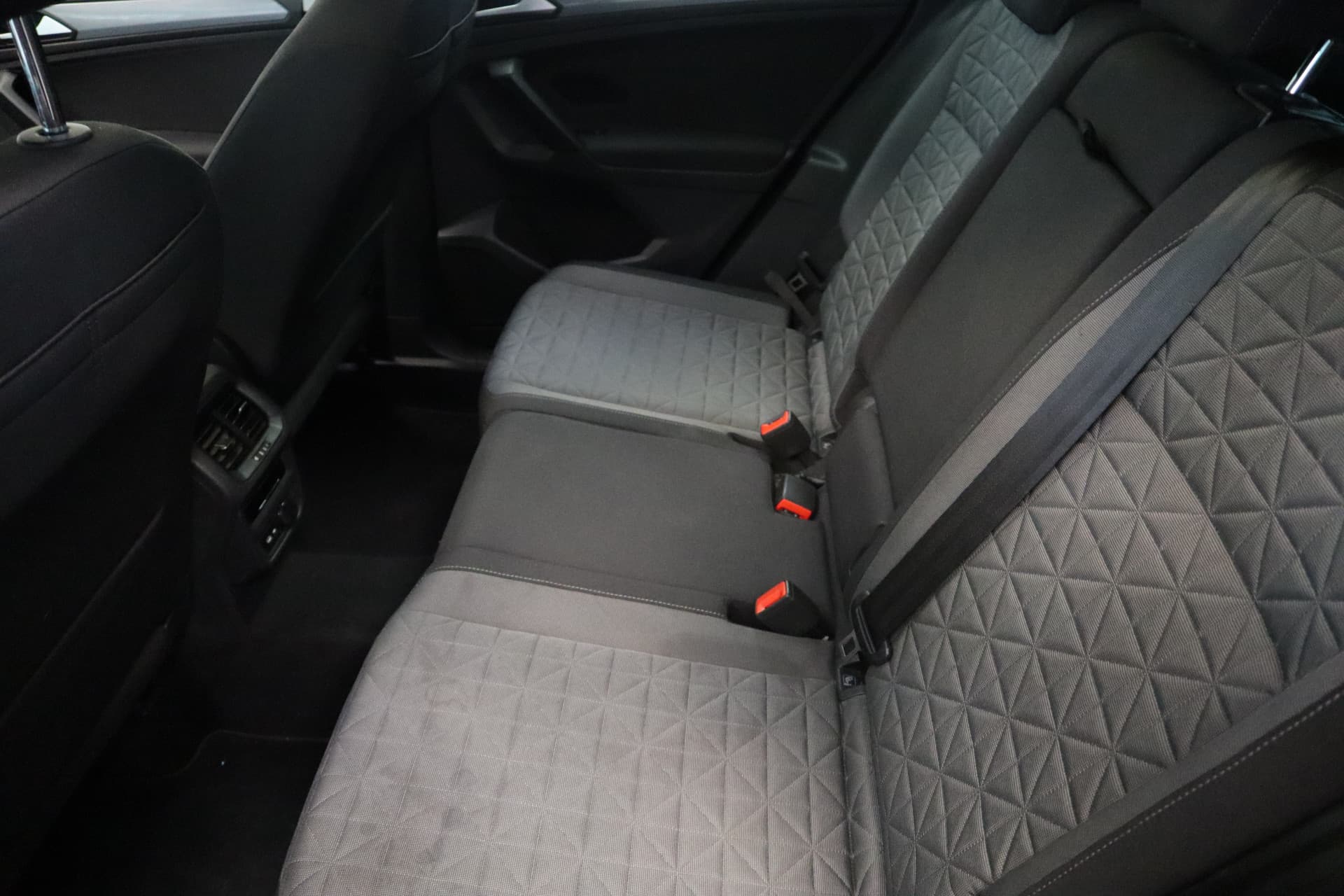 Volkswagen Tiguan 1.5 TSI Life Business thumbnail 19