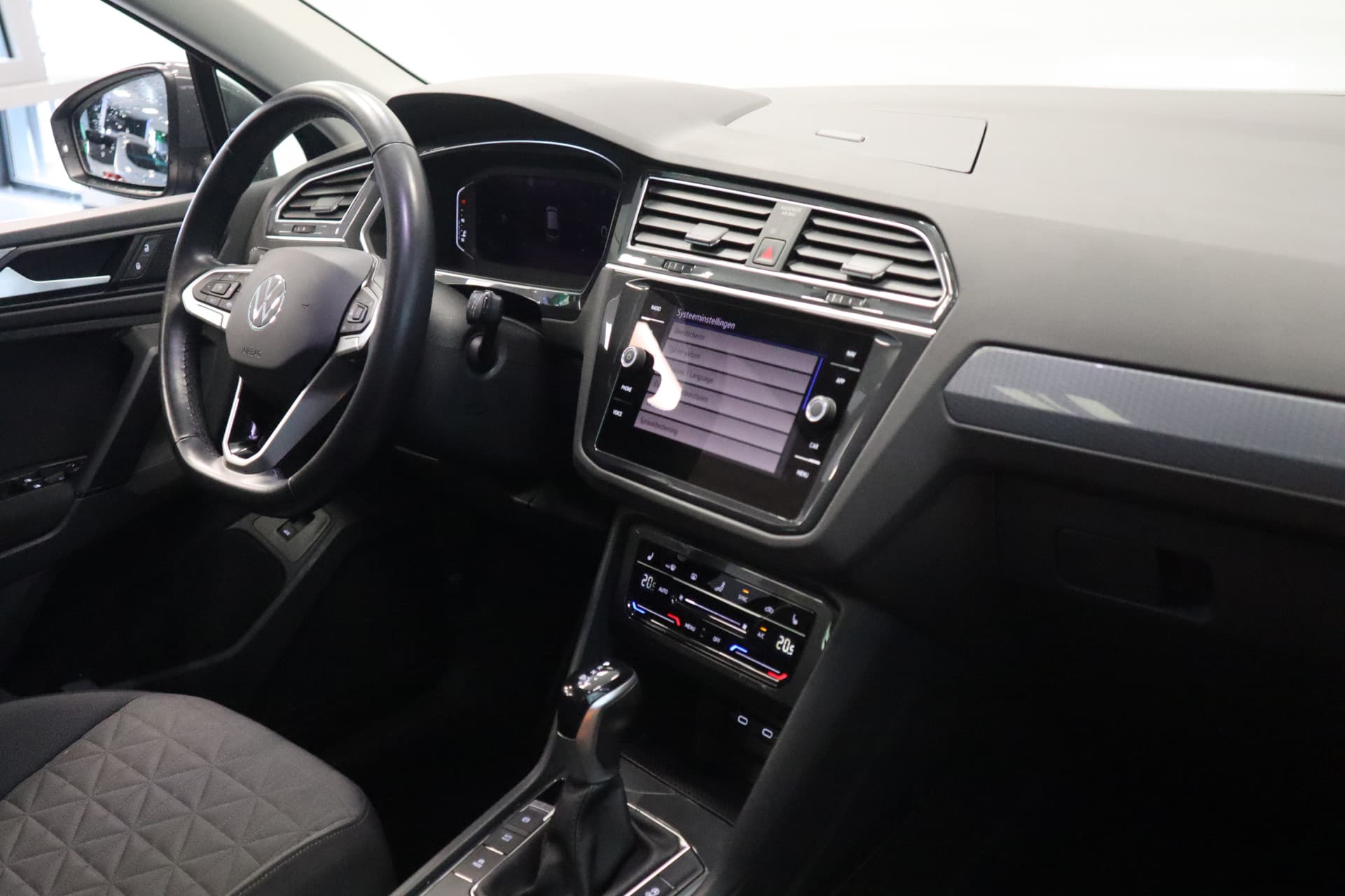 Volkswagen Tiguan 1.5 TSI Life Business thumbnail 24