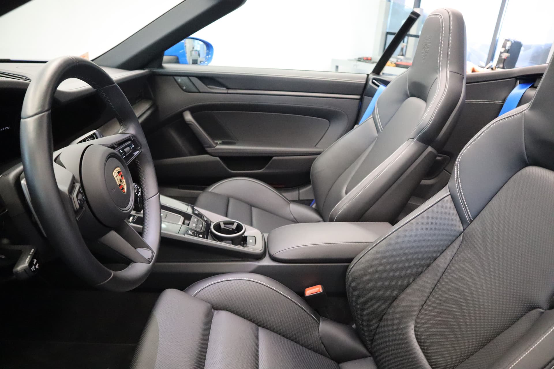 Porsche 911 Cabrio 3.0 Carrera 4 GTS thumbnail 14