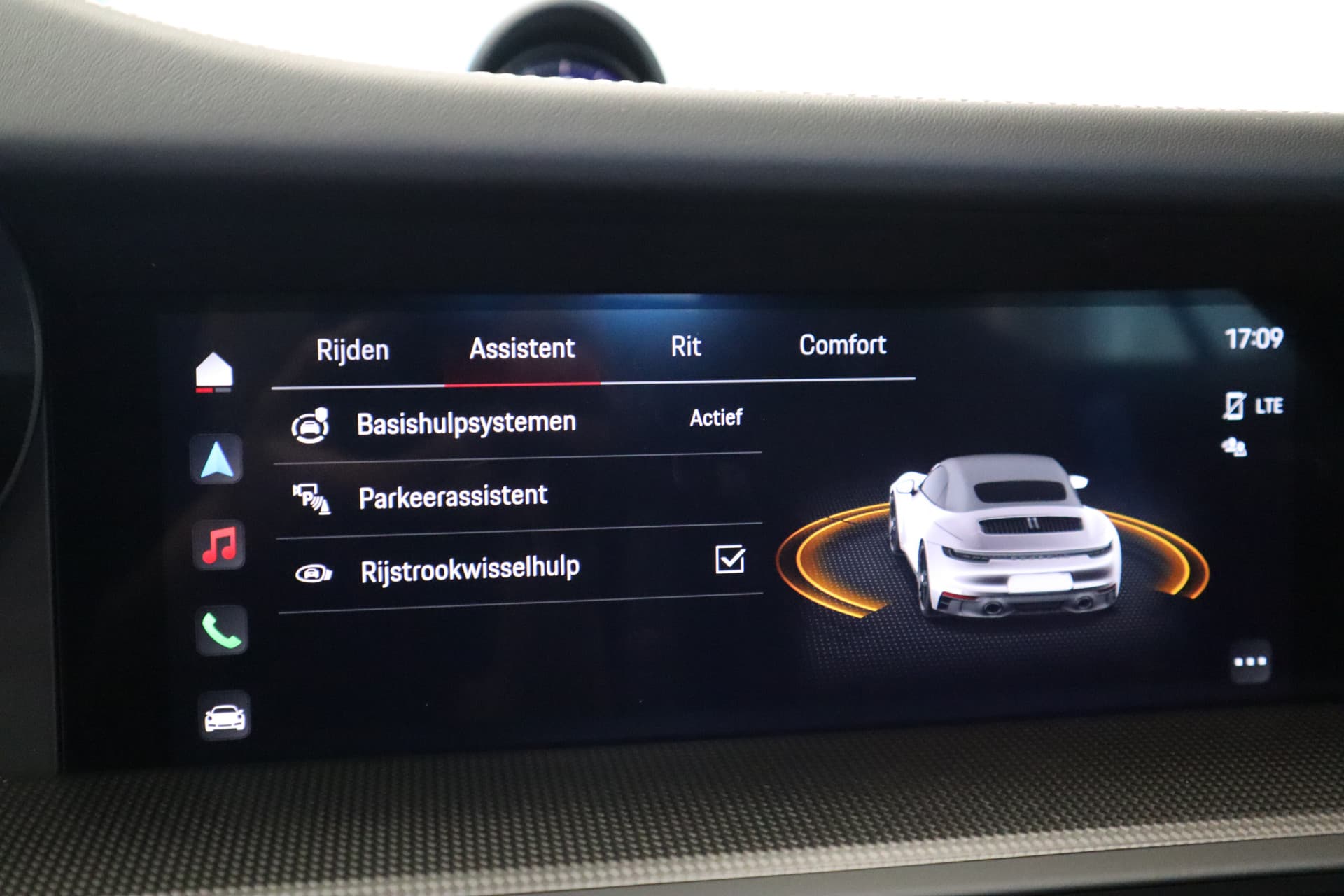 Porsche 911 Cabrio 3.0 Carrera 4 GTS thumbnail 22