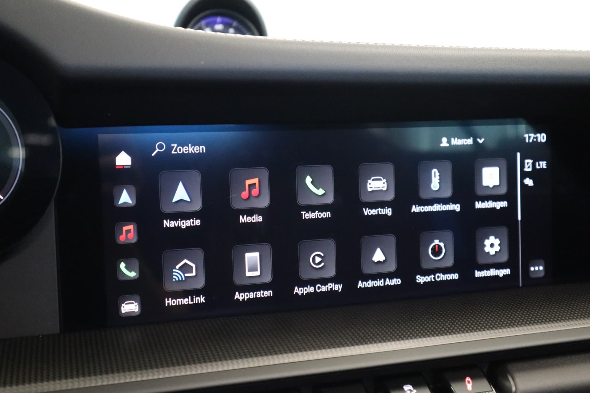 Porsche 911 Cabrio 3.0 Carrera 4 GTS thumbnail 29