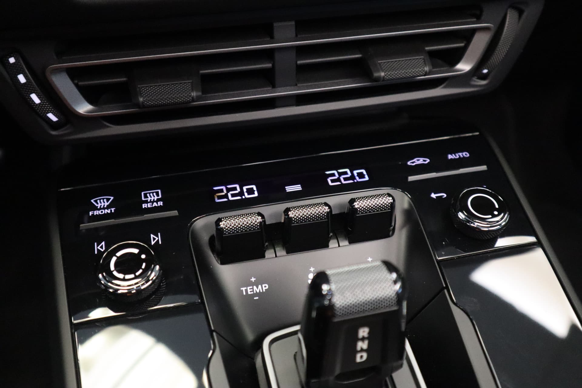 Porsche 911 Cabrio 3.0 Carrera 4 GTS thumbnail 30