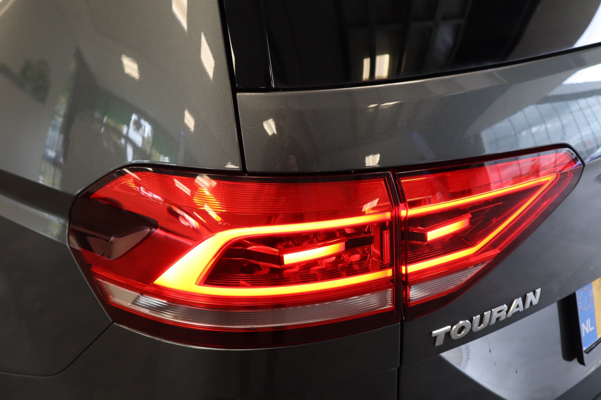 Volkswagen Touran 1.5 TSI Highline Business R thumbnail 5