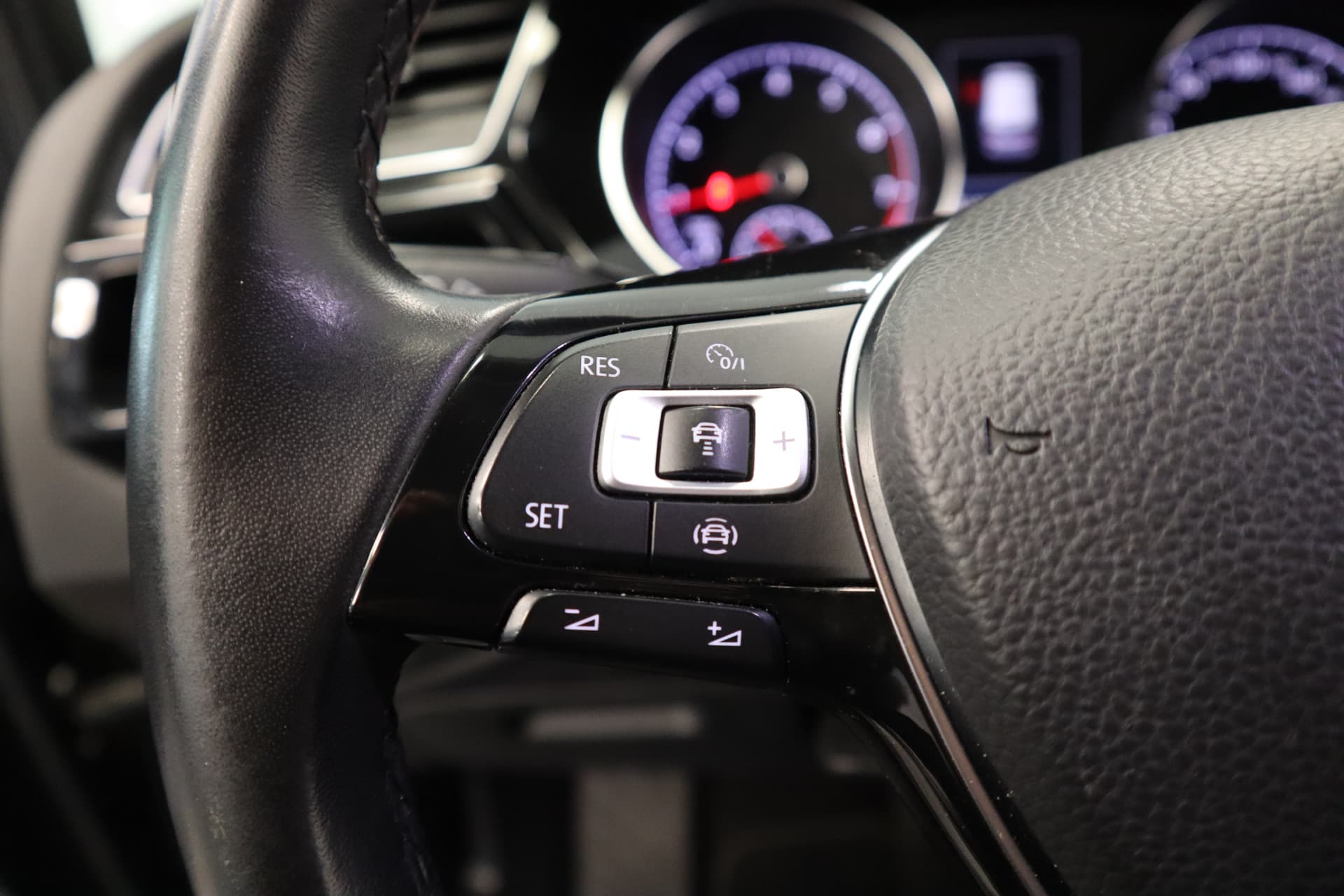 Volkswagen Touran 1.5 TSI Highline Business R thumbnail 11