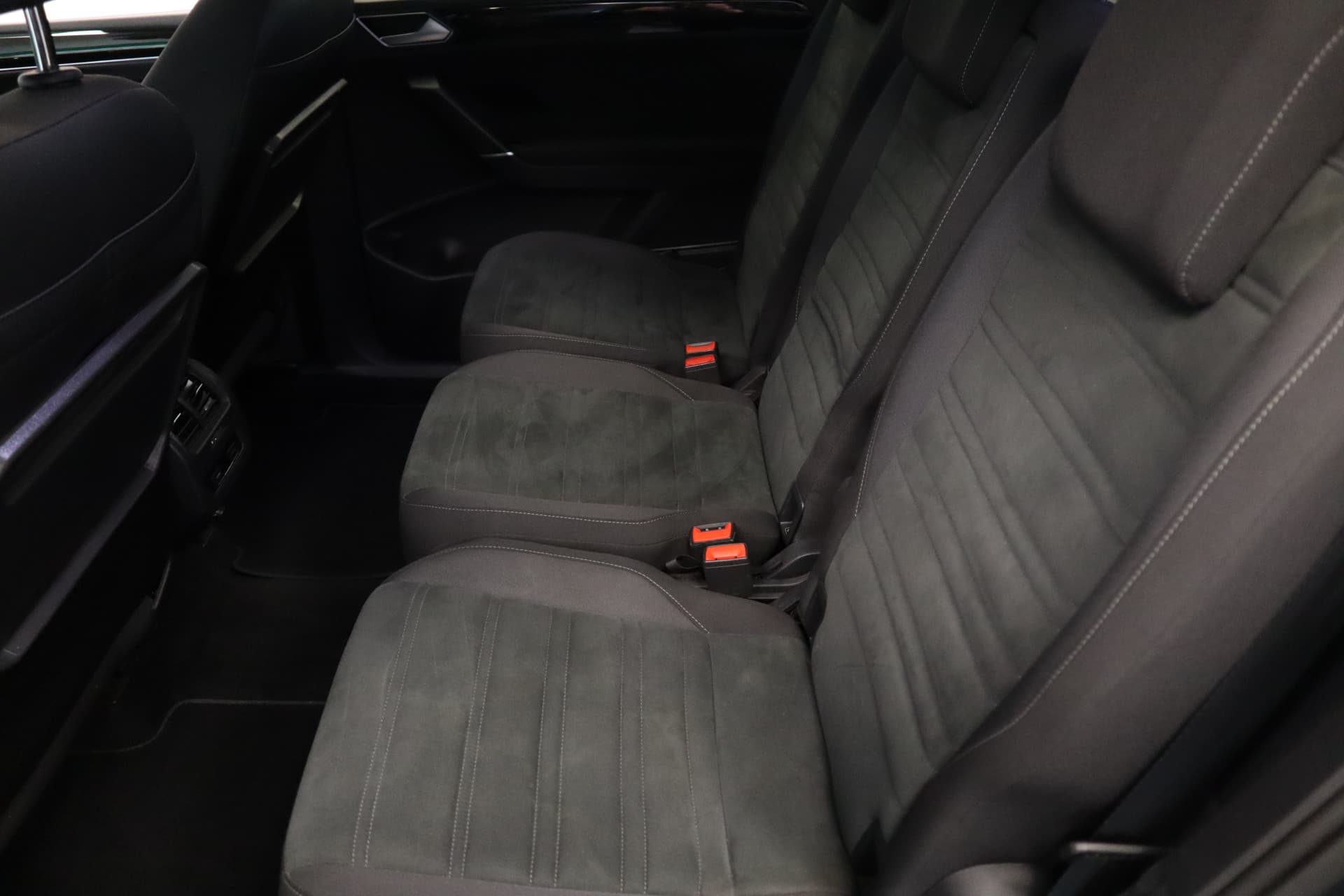 Volkswagen Touran 1.5 TSI Highline Business R thumbnail 20