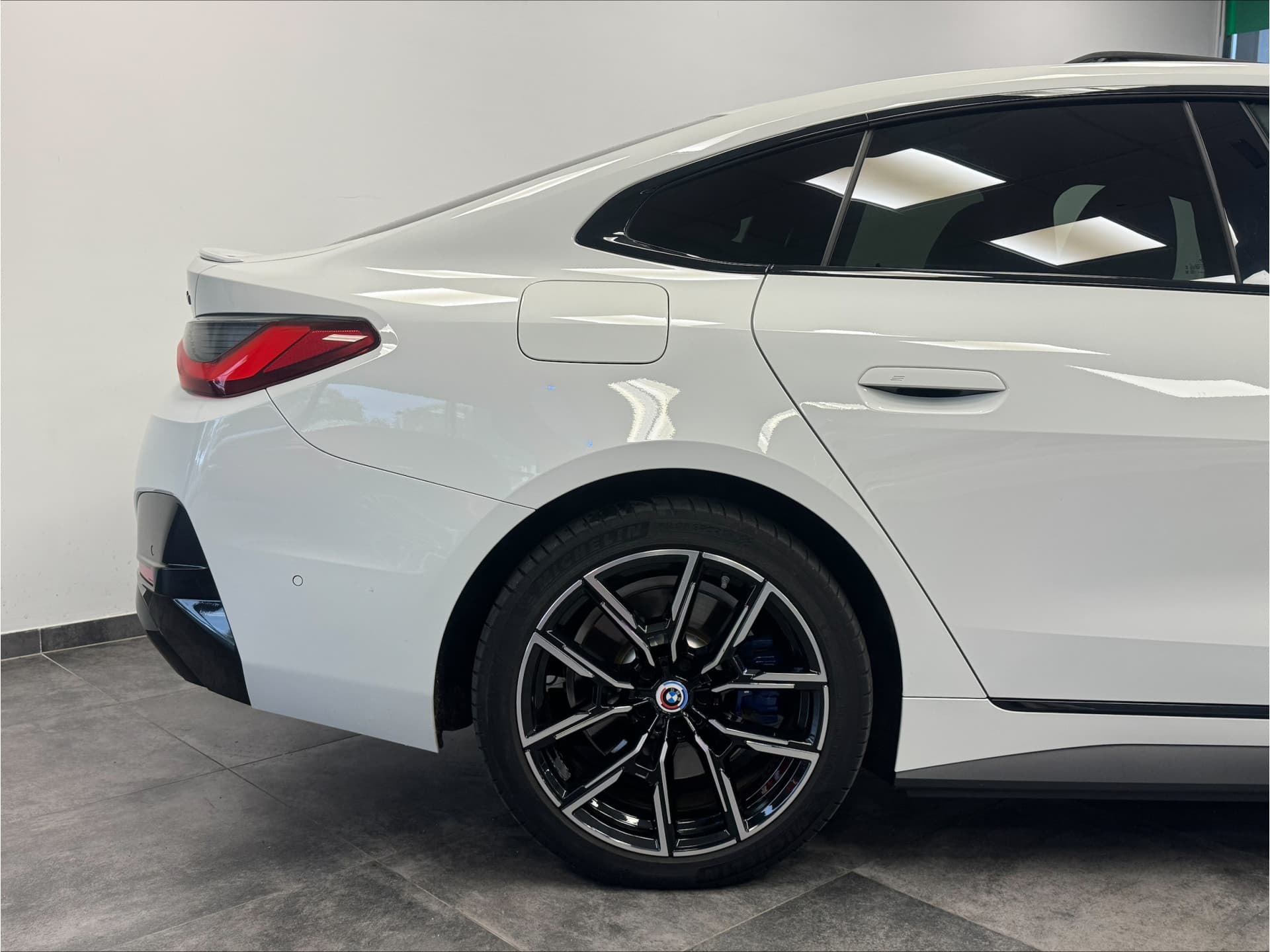 BMW I4 M50 High Executive 84 kWh thumbnail 6