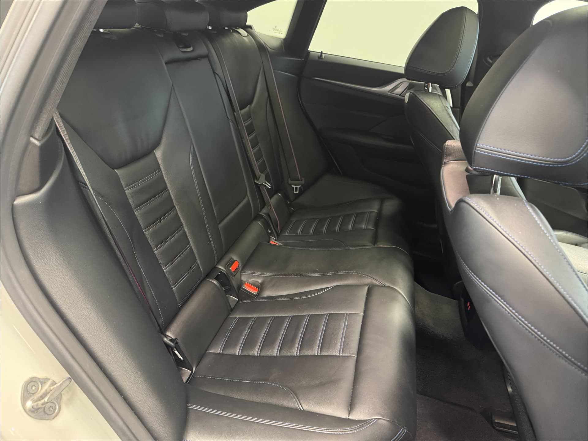 BMW I4 M50 High Executive 84 kWh thumbnail 16