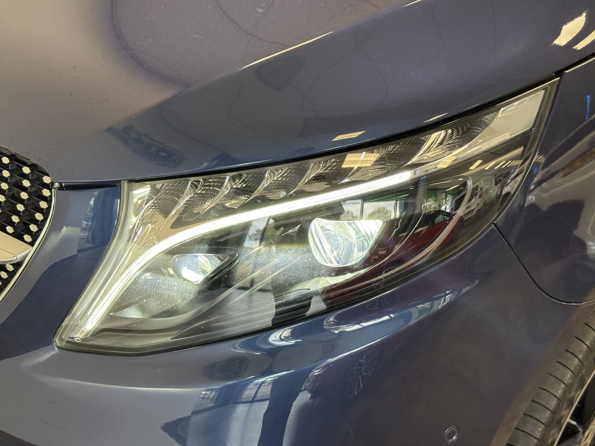 Mercedes-Benz V-Klasse 300d Extra Lang Avantgarde Edition thumbnail 7