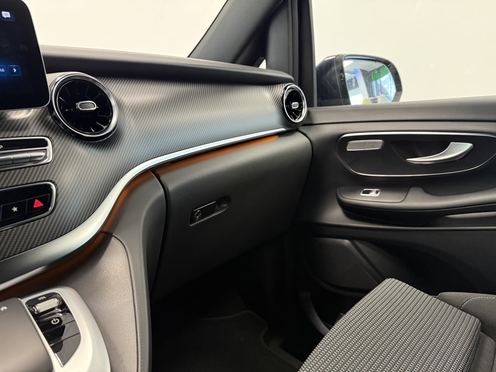 Mercedes-Benz V-Klasse 300d Extra Lang Avantgarde Edition thumbnail 19