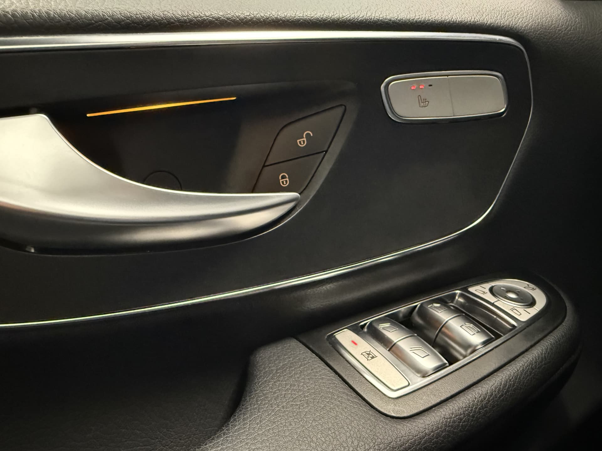 Mercedes-Benz V-Klasse 300d Extra Lang Avantgarde Edition thumbnail 23