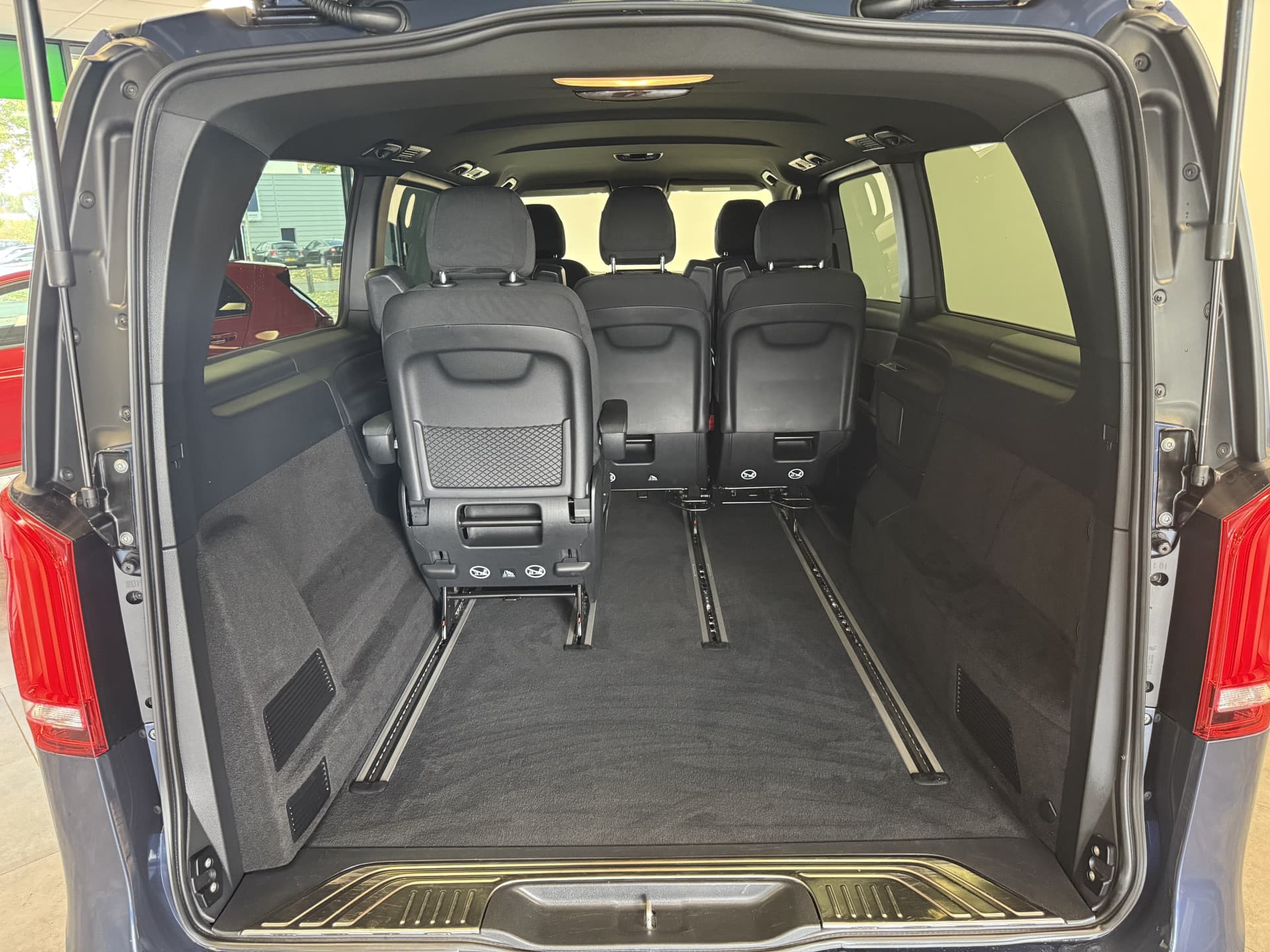 Mercedes-Benz V-Klasse 300d Extra Lang Avantgarde Edition thumbnail 30