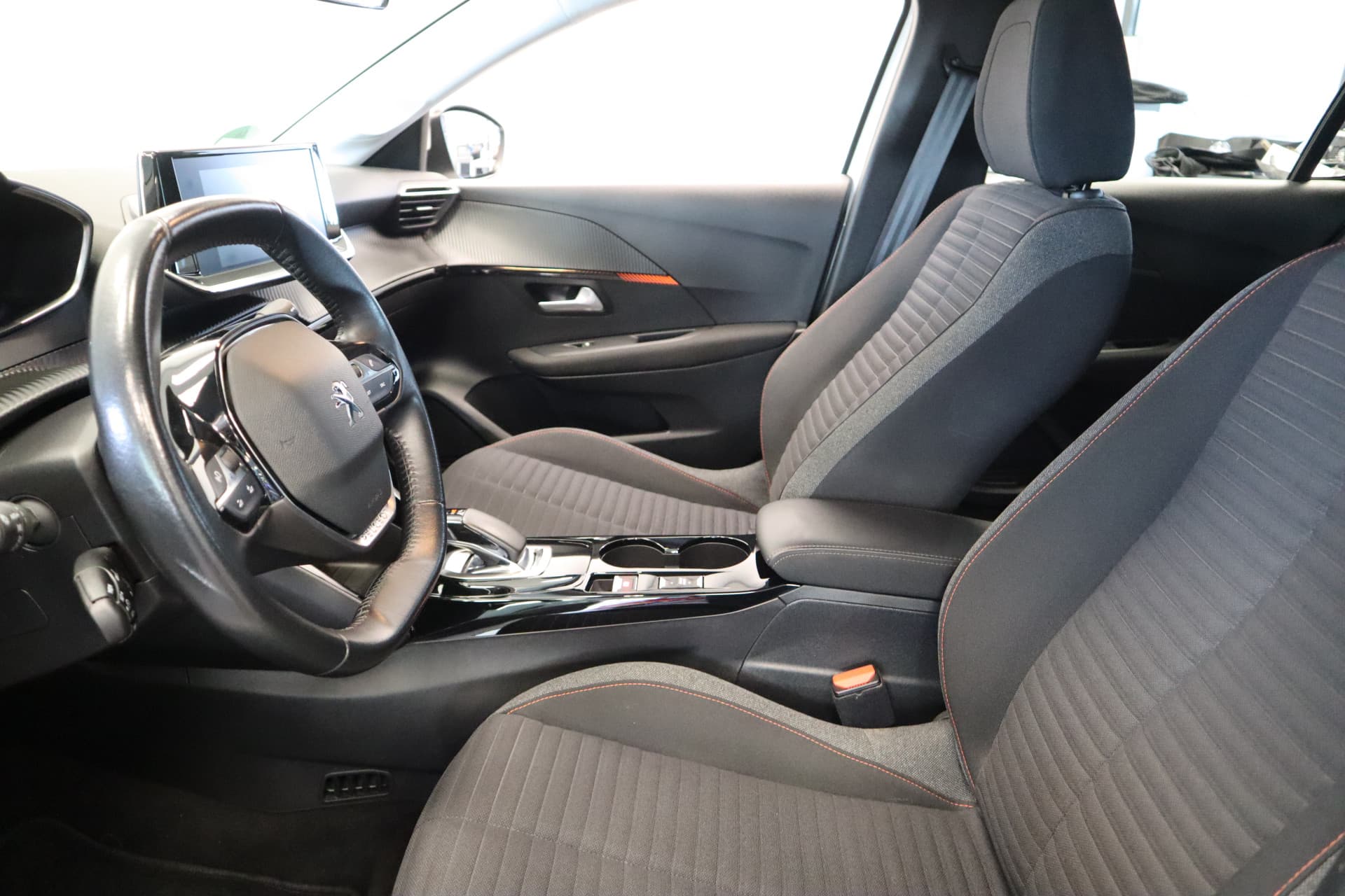 Peugeot E-208 EV Active 50 kWh thumbnail 6