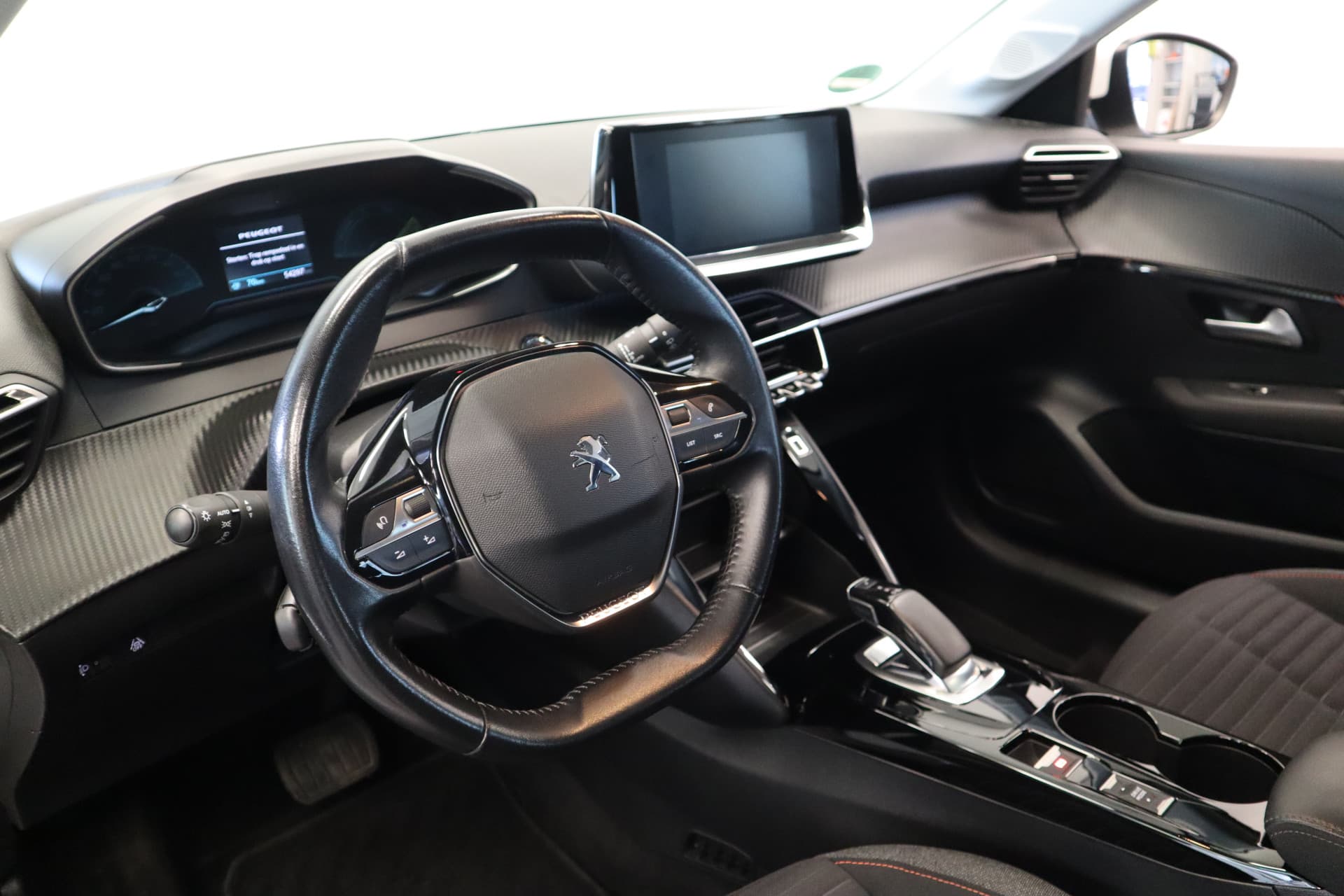 Peugeot E-208 EV Active 50 kWh thumbnail 7