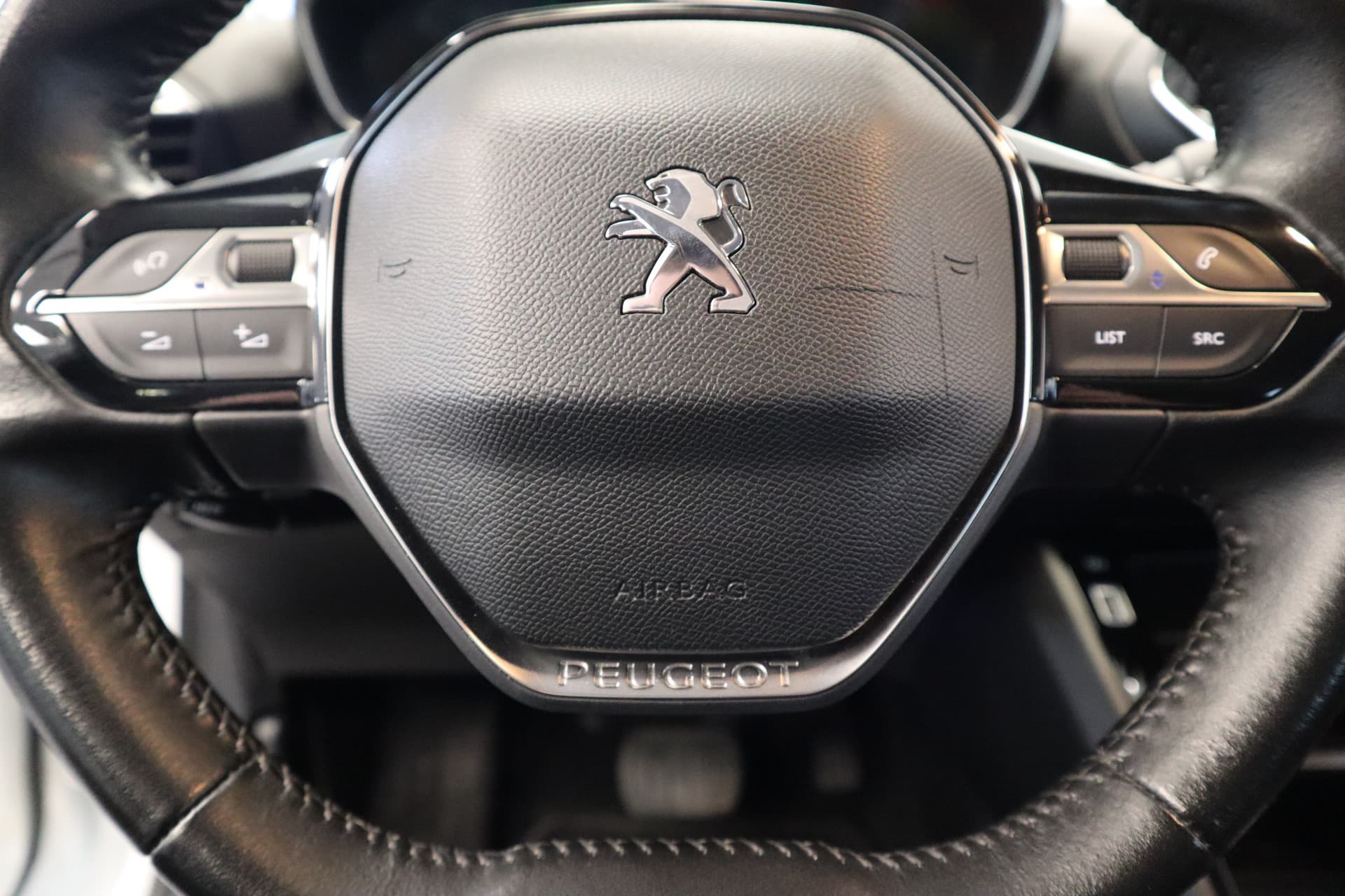 Peugeot E-208 EV Active 50 kWh thumbnail 8