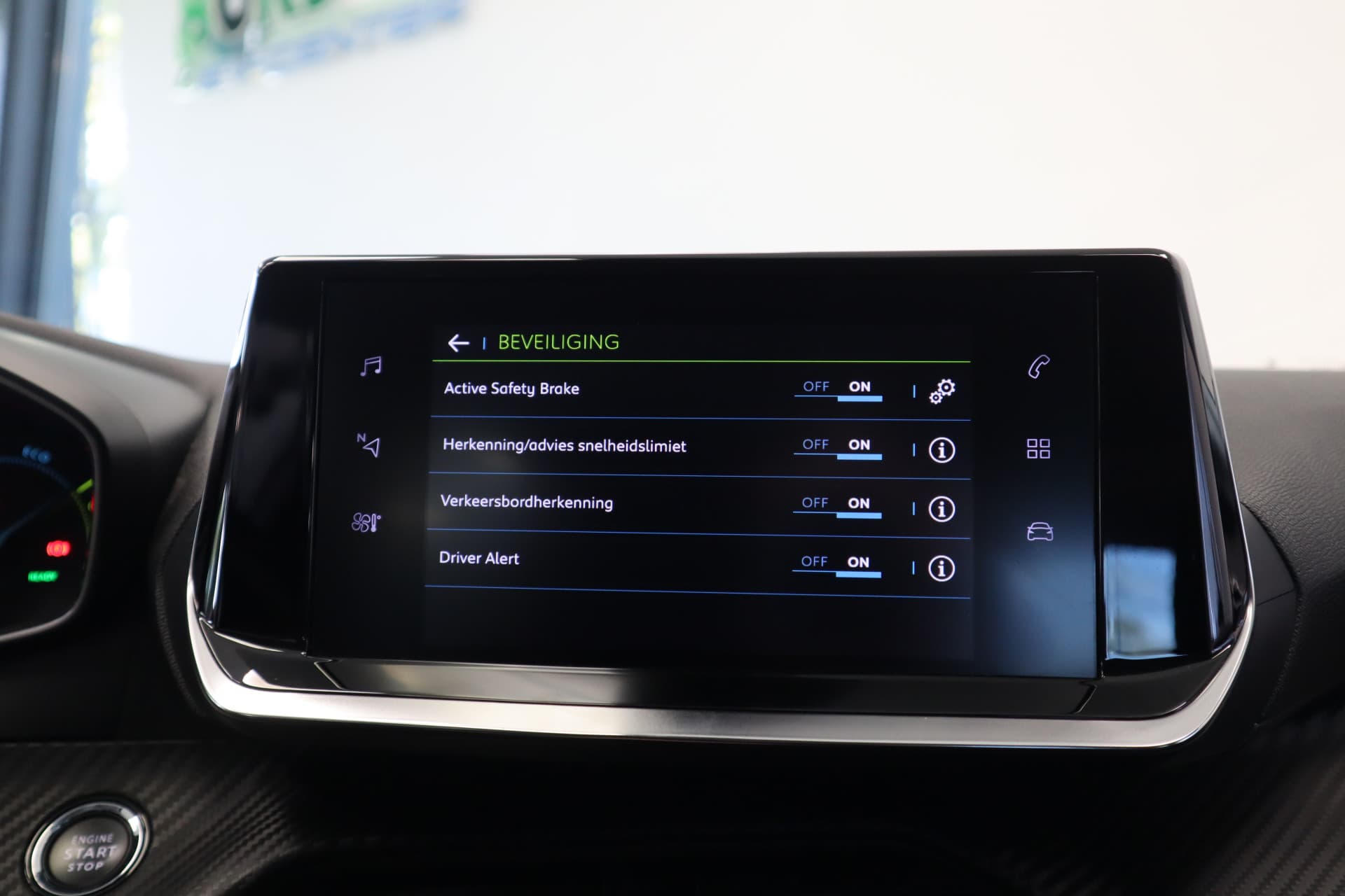 Peugeot E-208 EV Active 50 kWh thumbnail 13