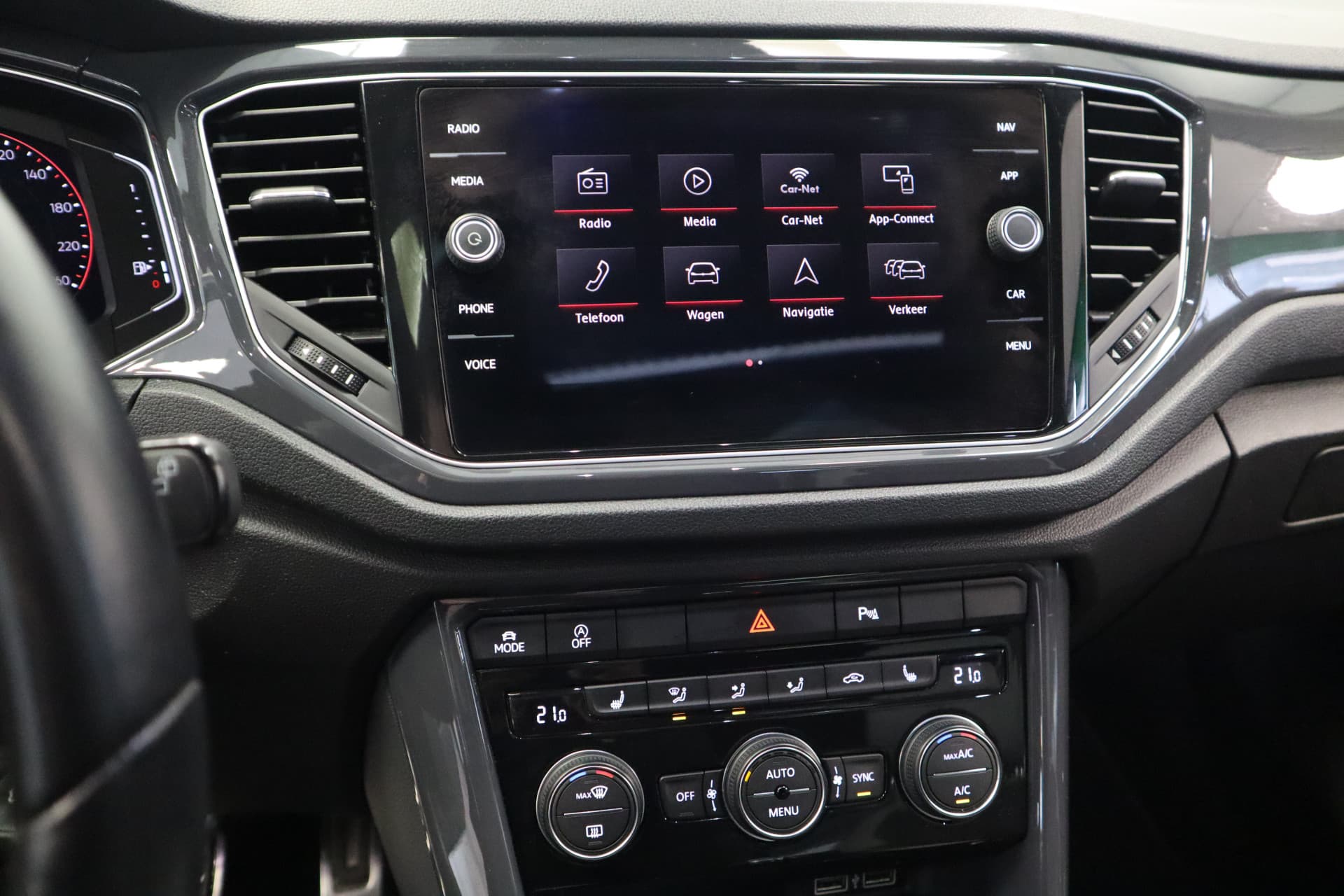 Volkswagen T-Roc 1.5 TSI Sport thumbnail 13