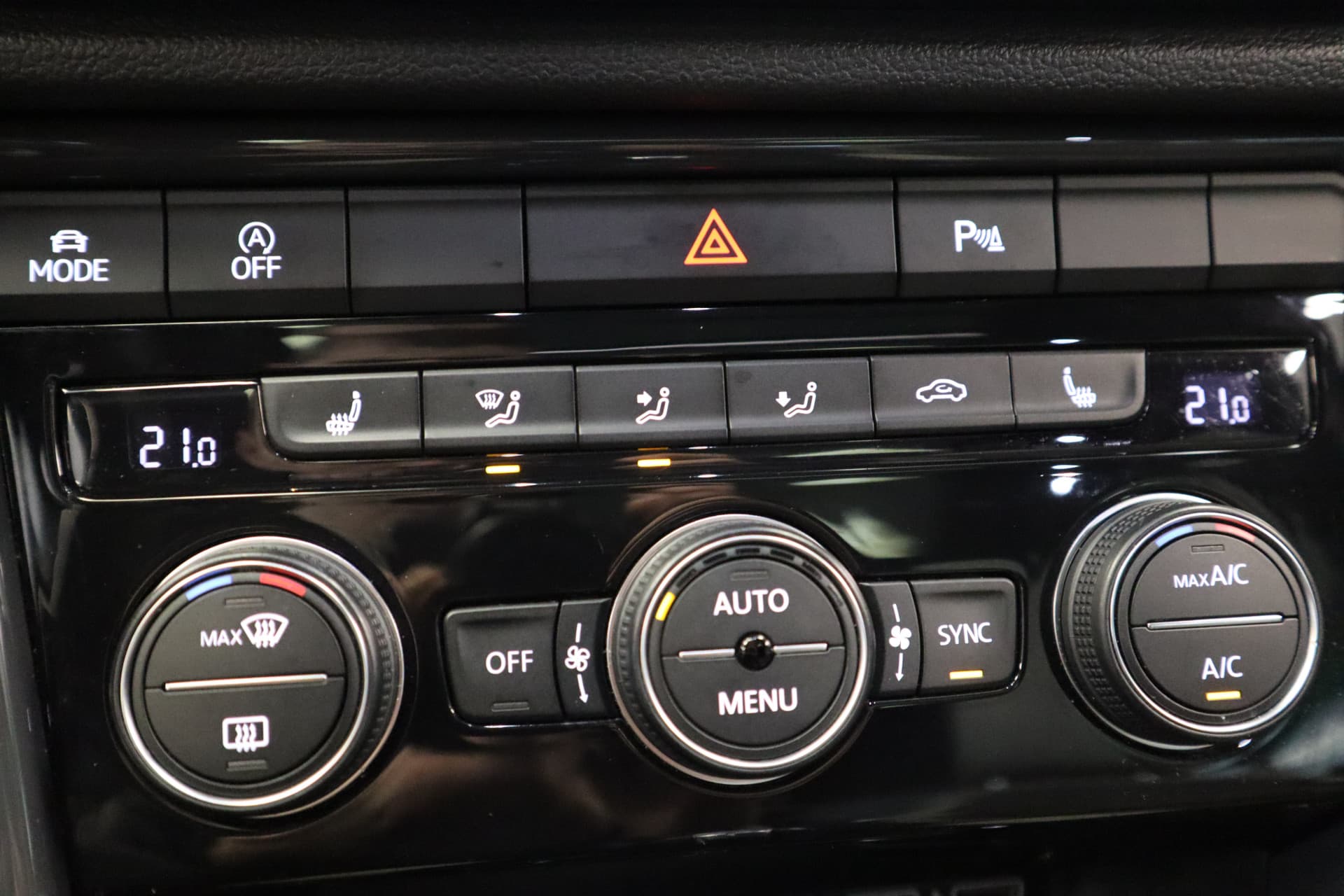 Volkswagen T-Roc 1.5 TSI Sport thumbnail 14