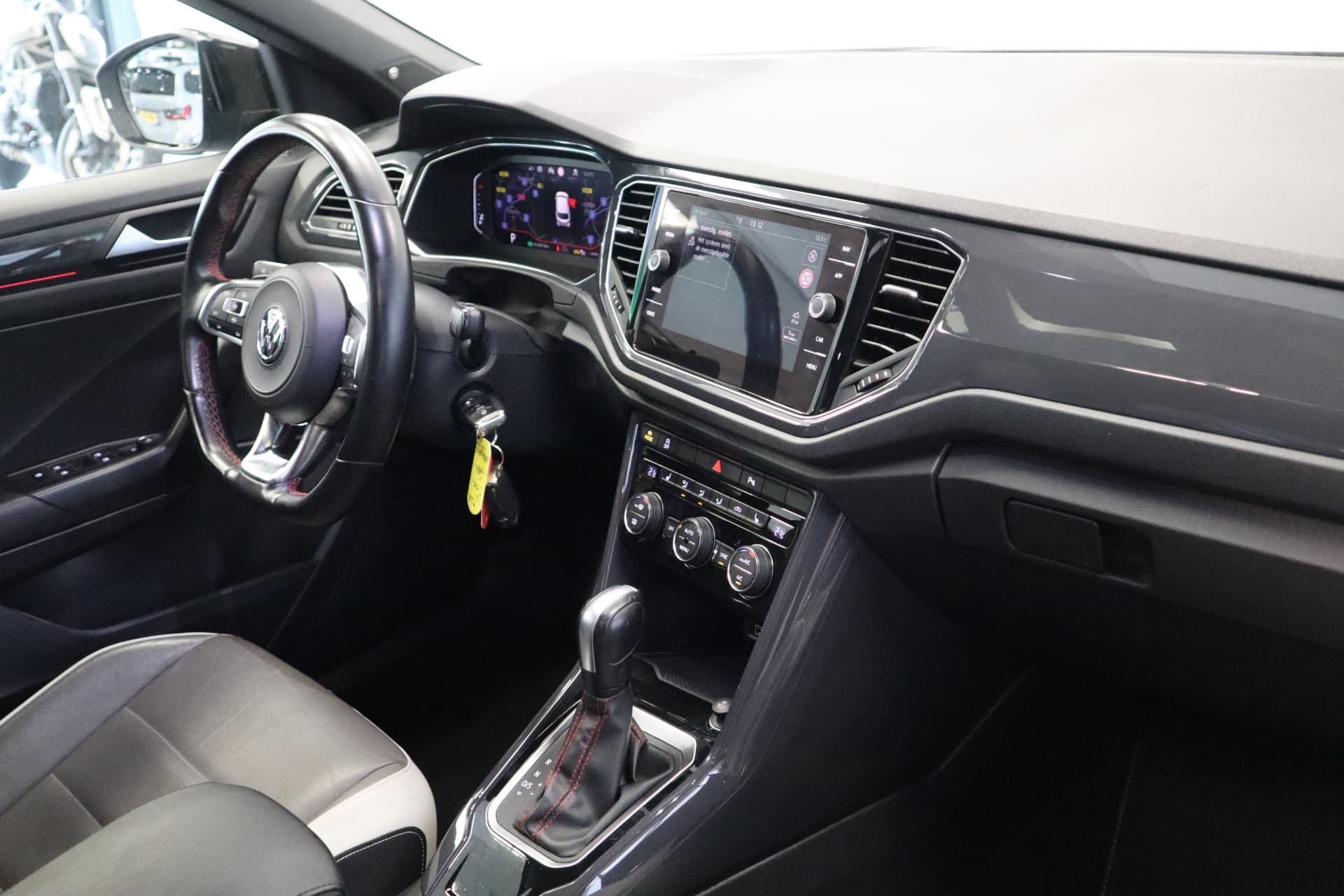 Volkswagen T-Roc 1.5 TSI Sport thumbnail 23