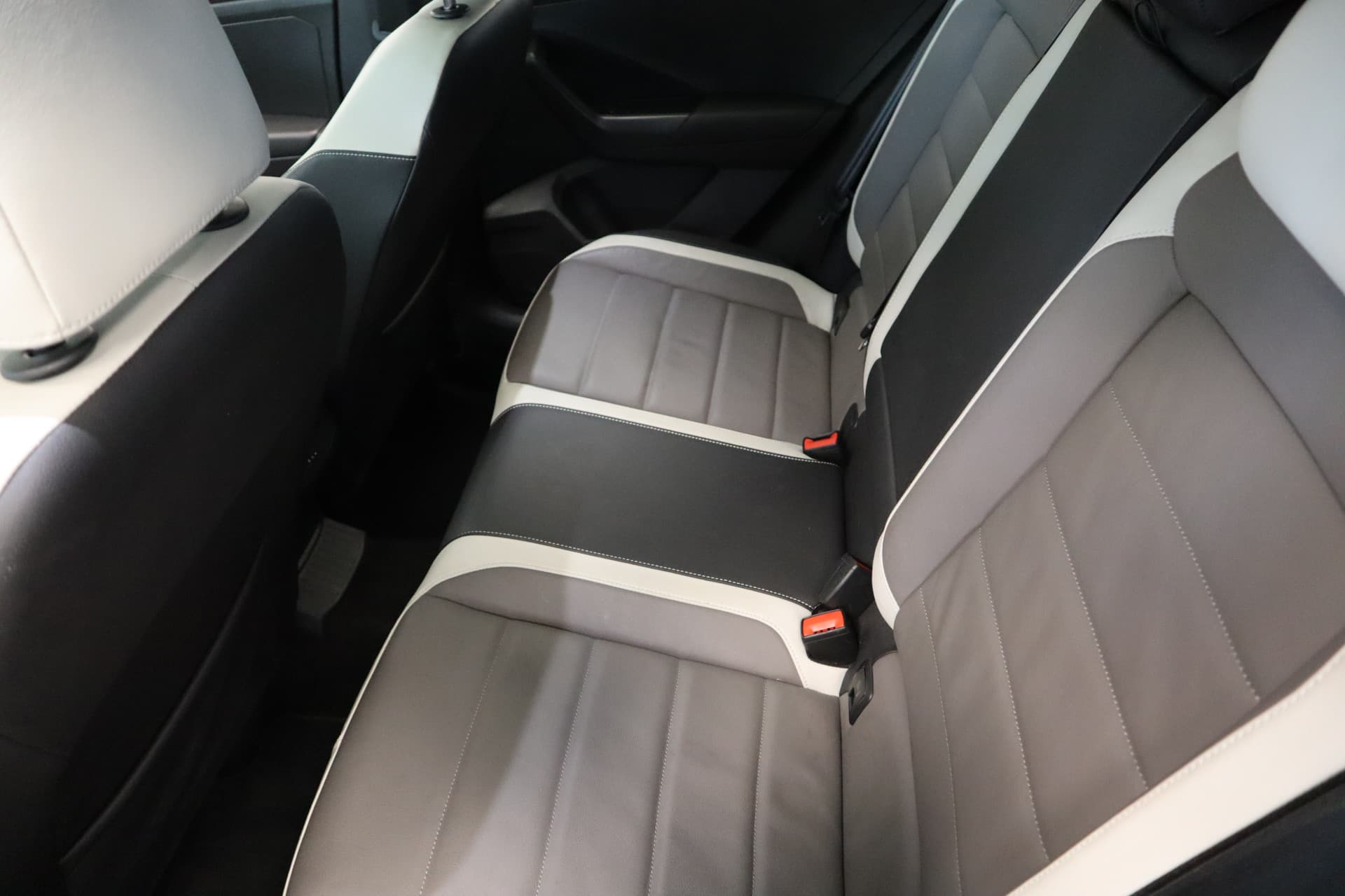 Volkswagen T-Roc 1.5 TSI Sport thumbnail 24