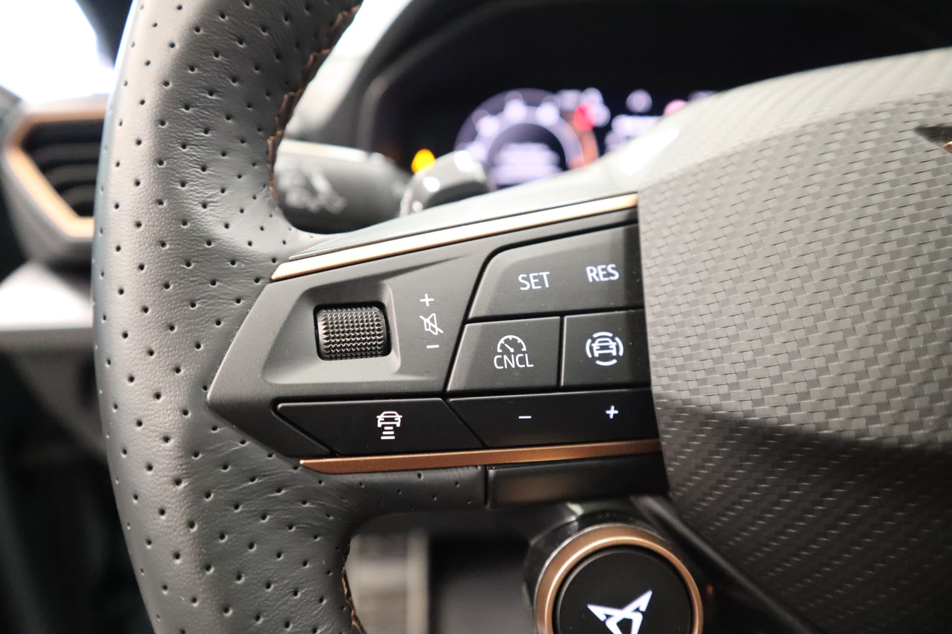 CUPRA Leon 1.5 TSI e-Hybrid VZ Extreme thumbnail 12