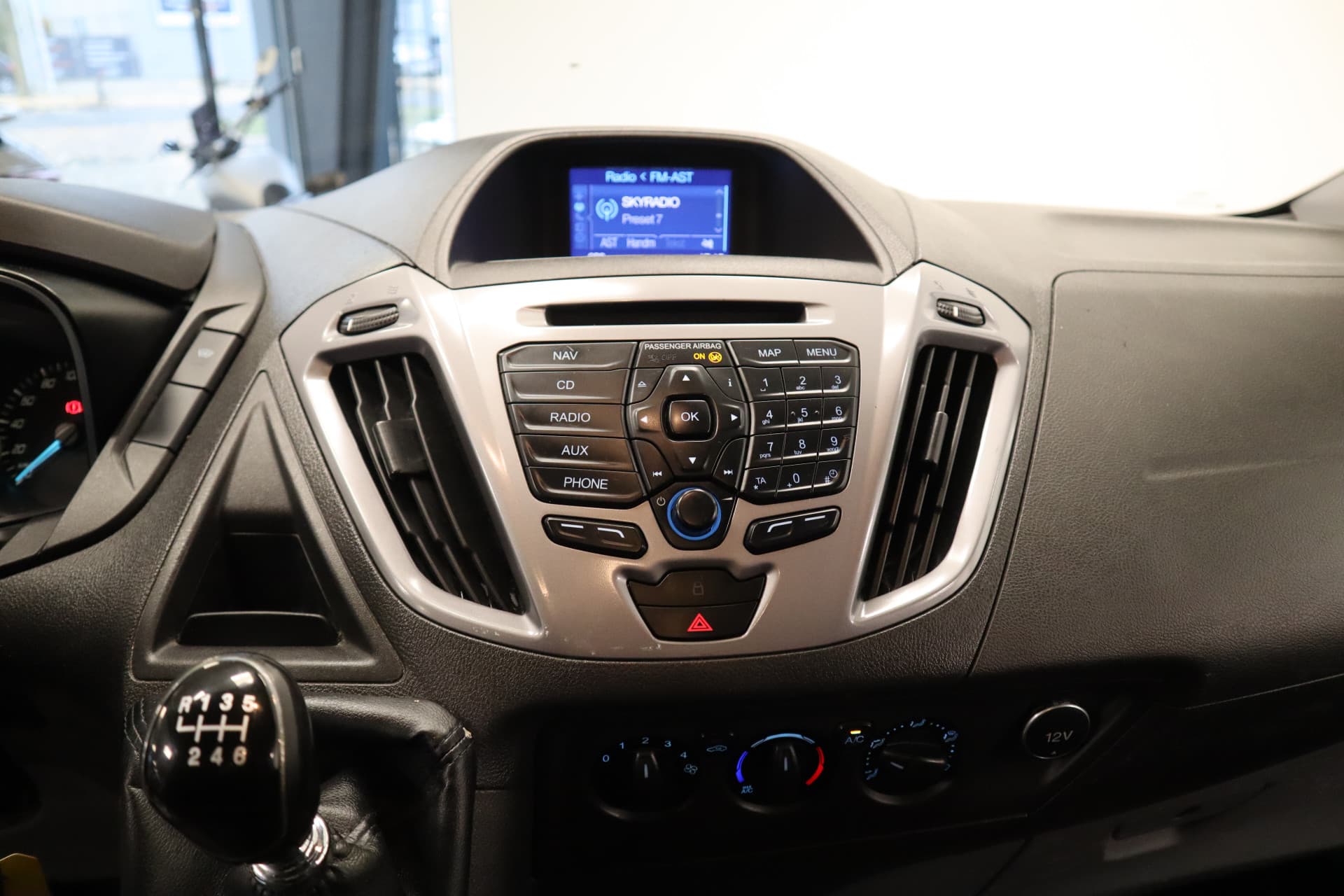 Ford Transit Custom 270 2.2 TDCI L1H1 Trend thumbnail 11