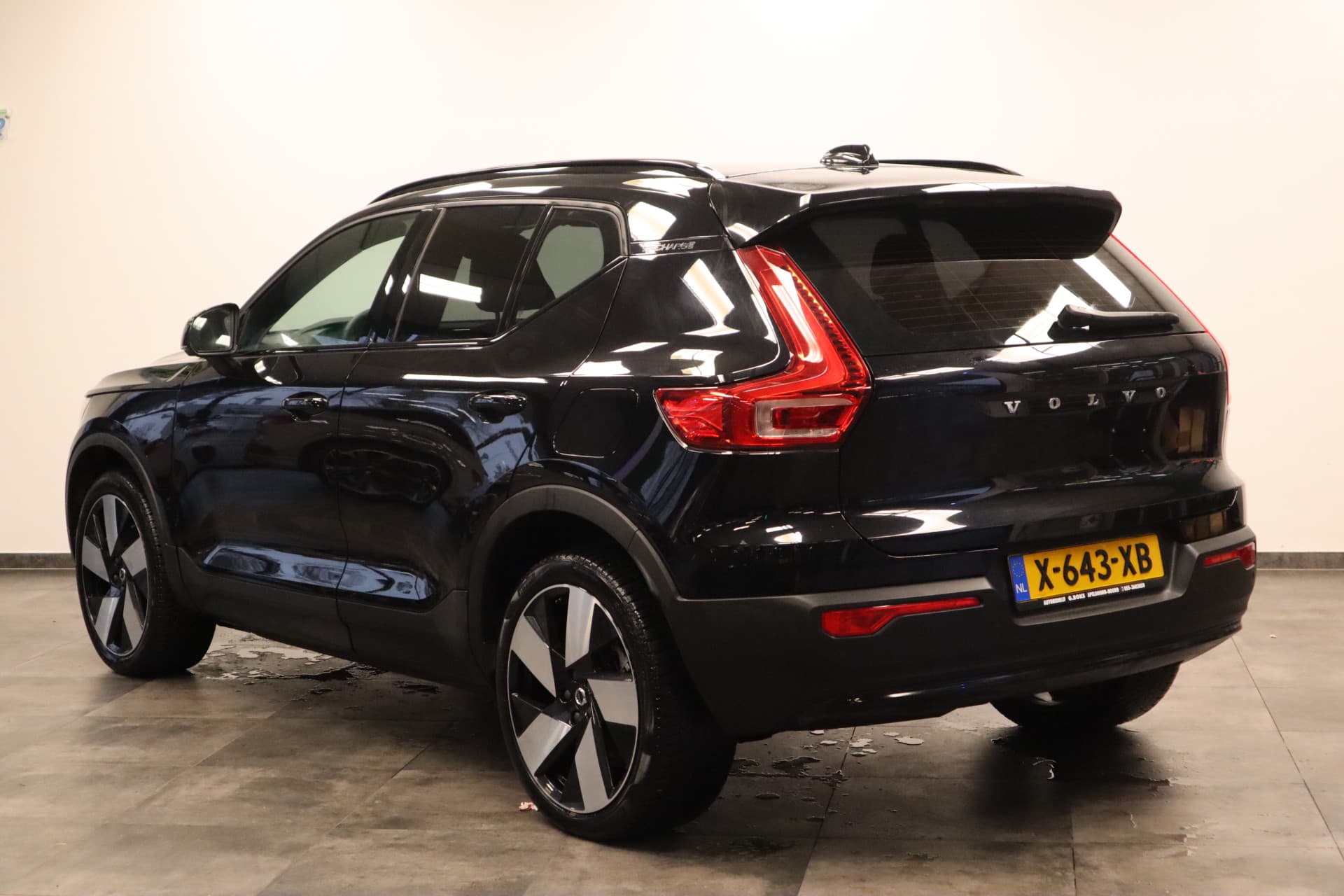 Volvo XC40 Single Motor Extended Range Plus 82 kWh thumbnail 2