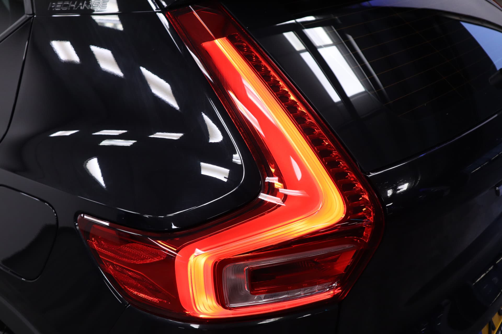 Volvo XC40 Single Motor Extended Range Plus 82 kWh thumbnail 4