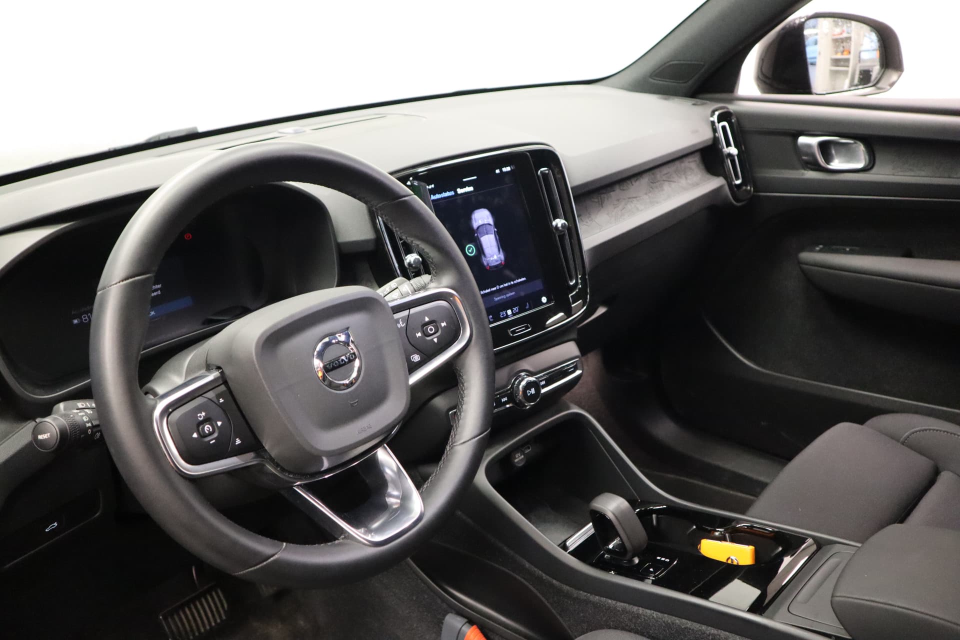 Volvo XC40 Single Motor Extended Range Plus 82 kWh thumbnail 6