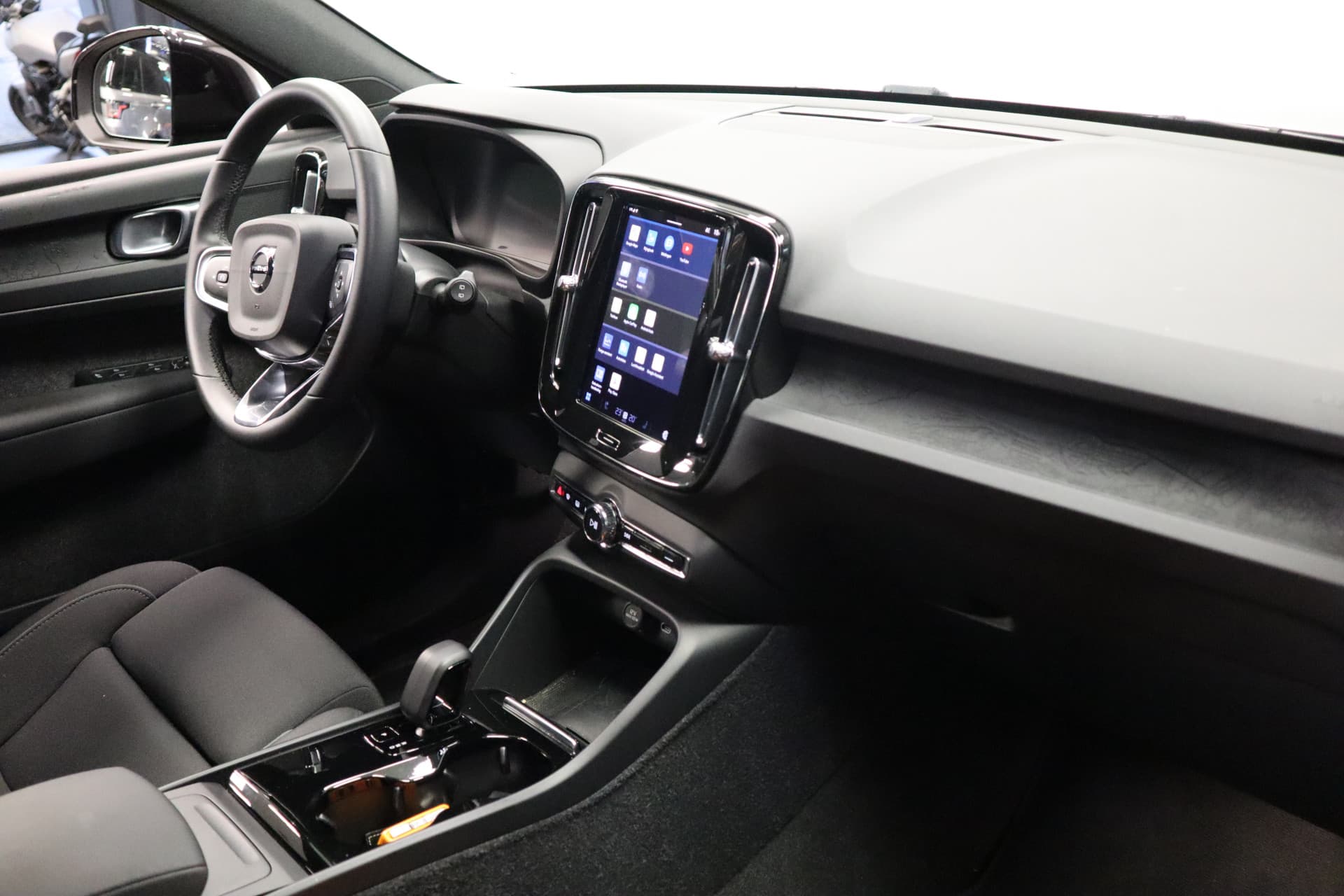 Volvo XC40 Single Motor Extended Range Plus 82 kWh thumbnail 7