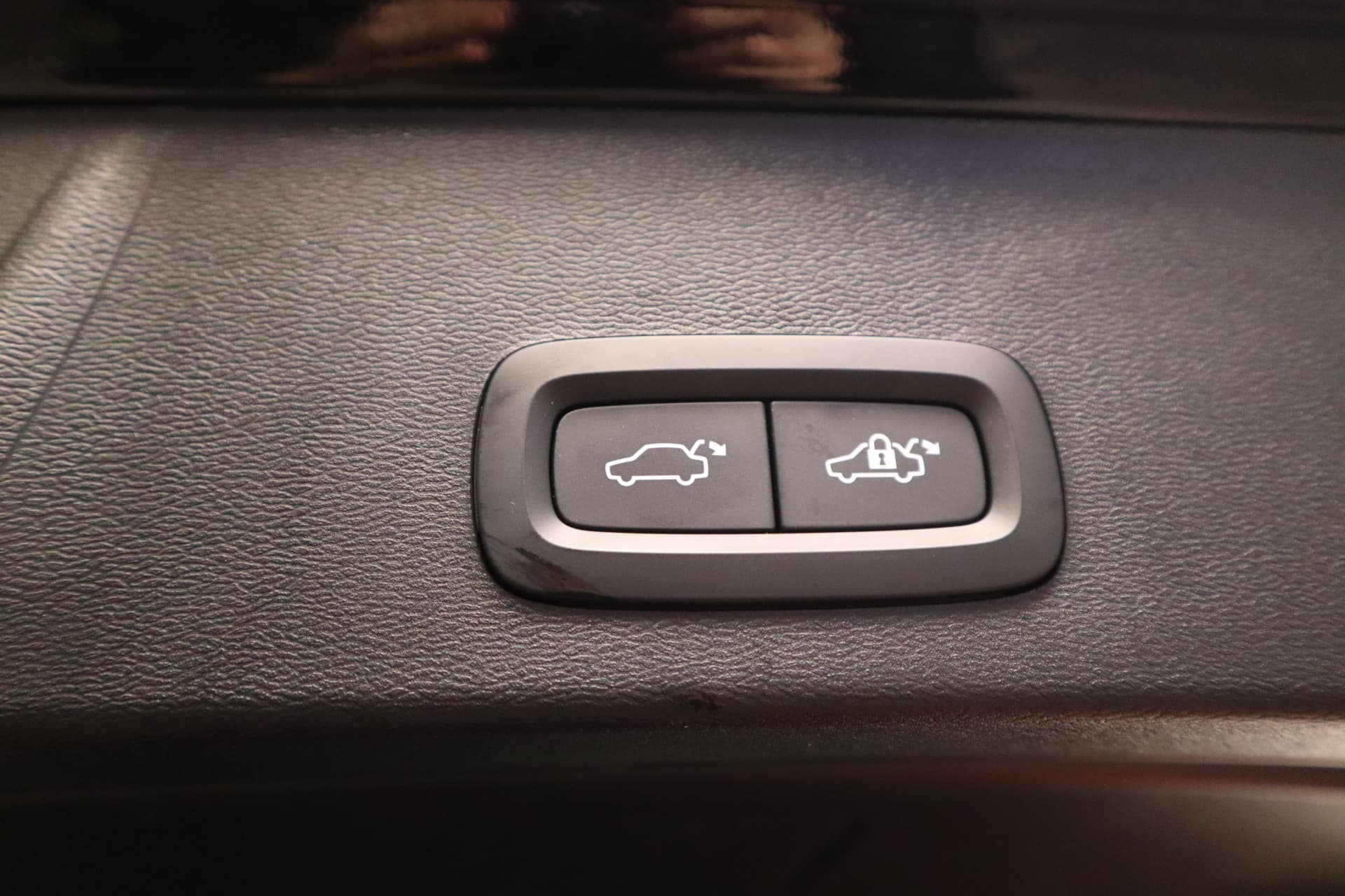 Volvo XC40 Single Motor Extended Range Plus 82 kWh thumbnail 11