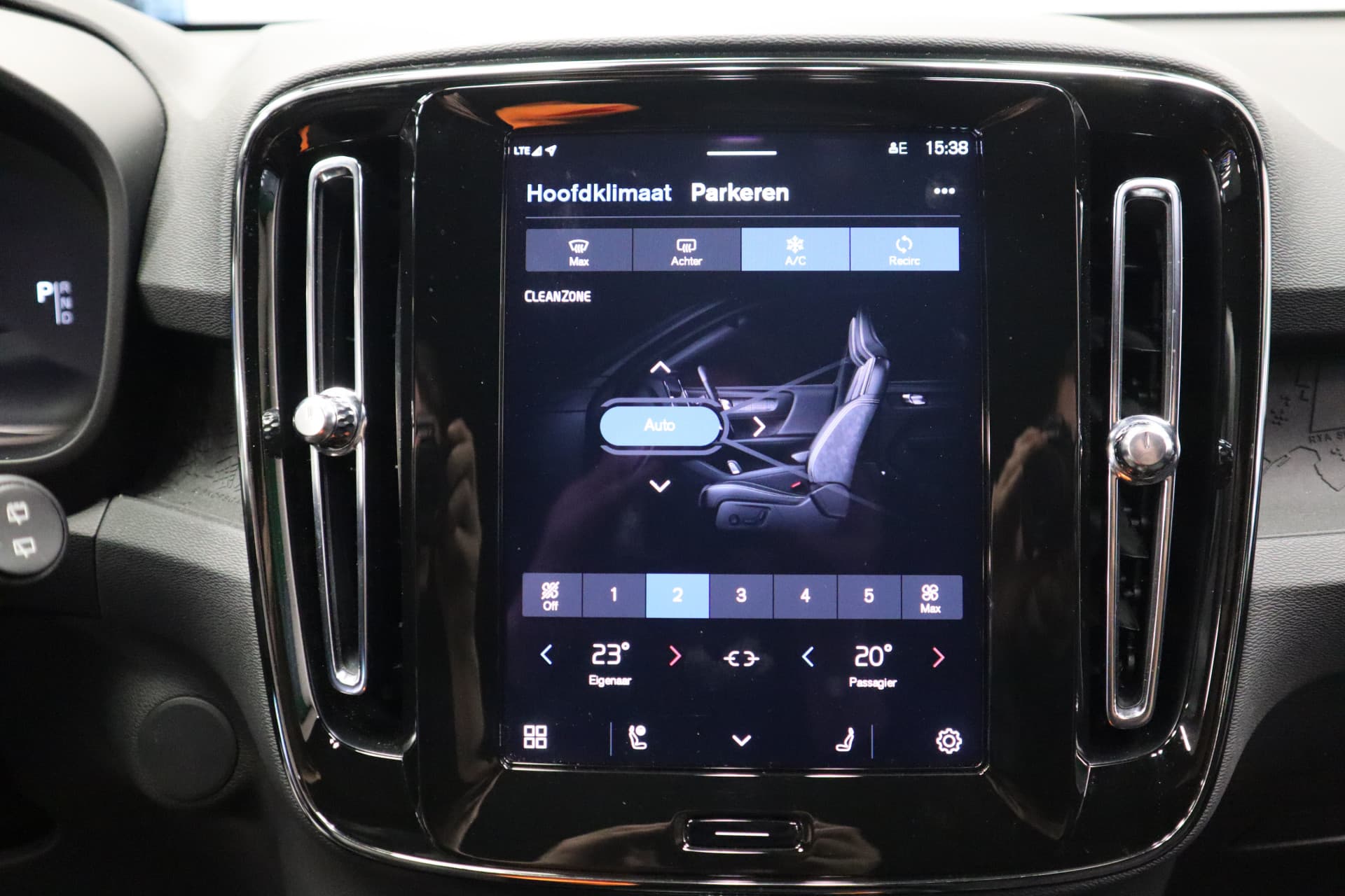 Volvo XC40 Single Motor Extended Range Plus 82 kWh thumbnail 14