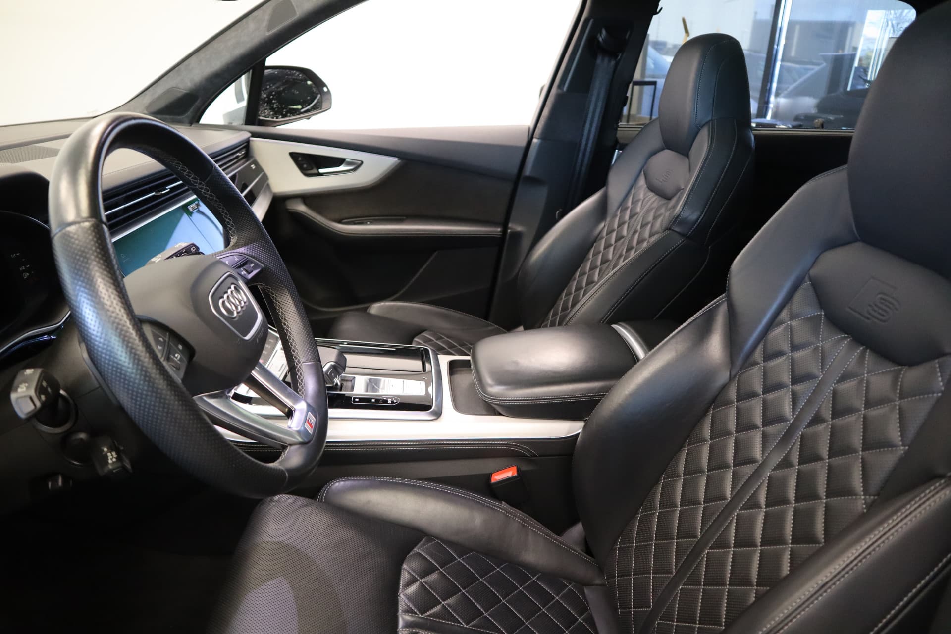 Audi Q7 4.0 TFSI SQ7 quattro thumbnail 8