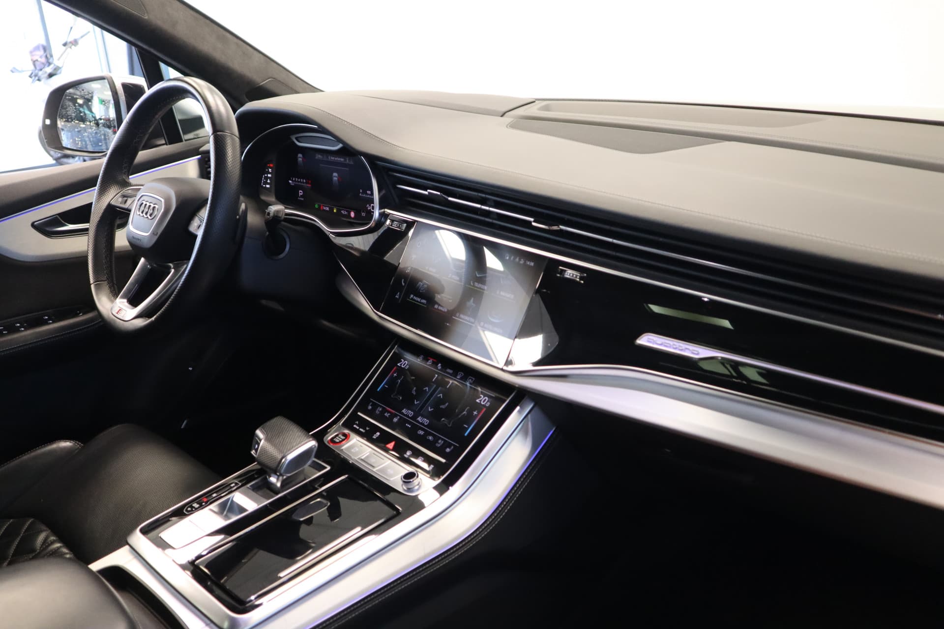 Audi Q7 4.0 TFSI SQ7 quattro thumbnail 31