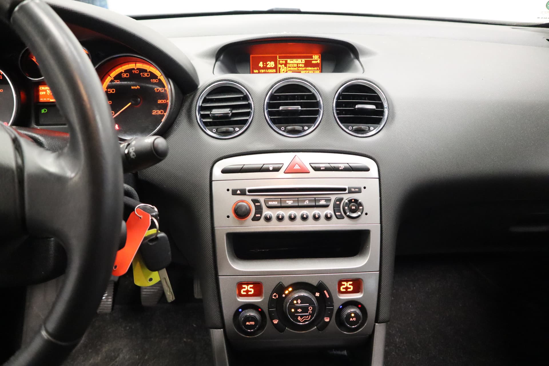 Peugeot 308 1.6 VTi XS thumbnail 11