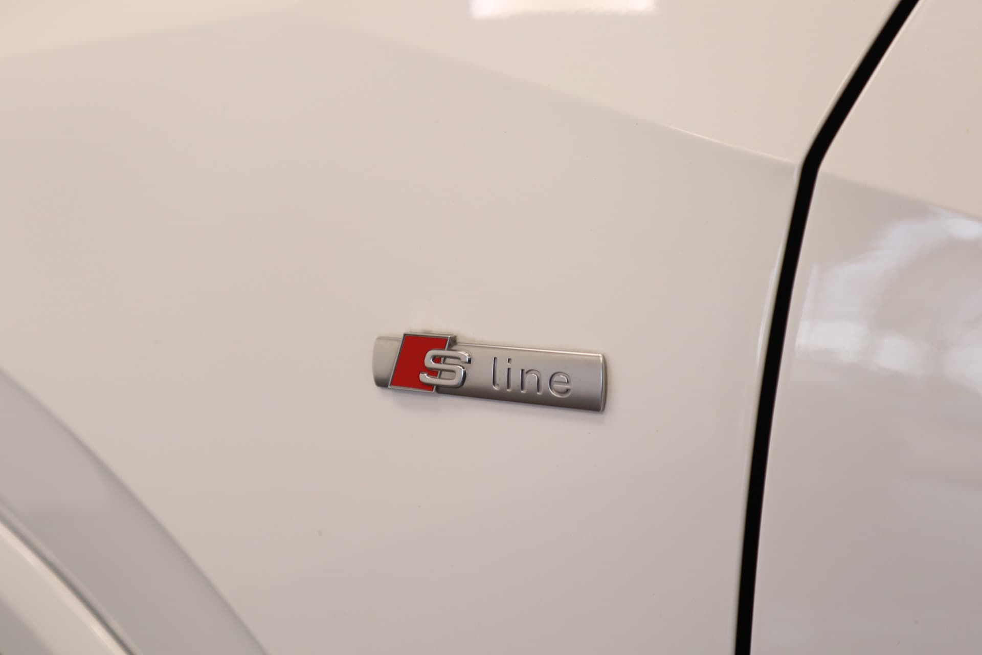 Audi Q2 35 TFSI S Edition thumbnail 7