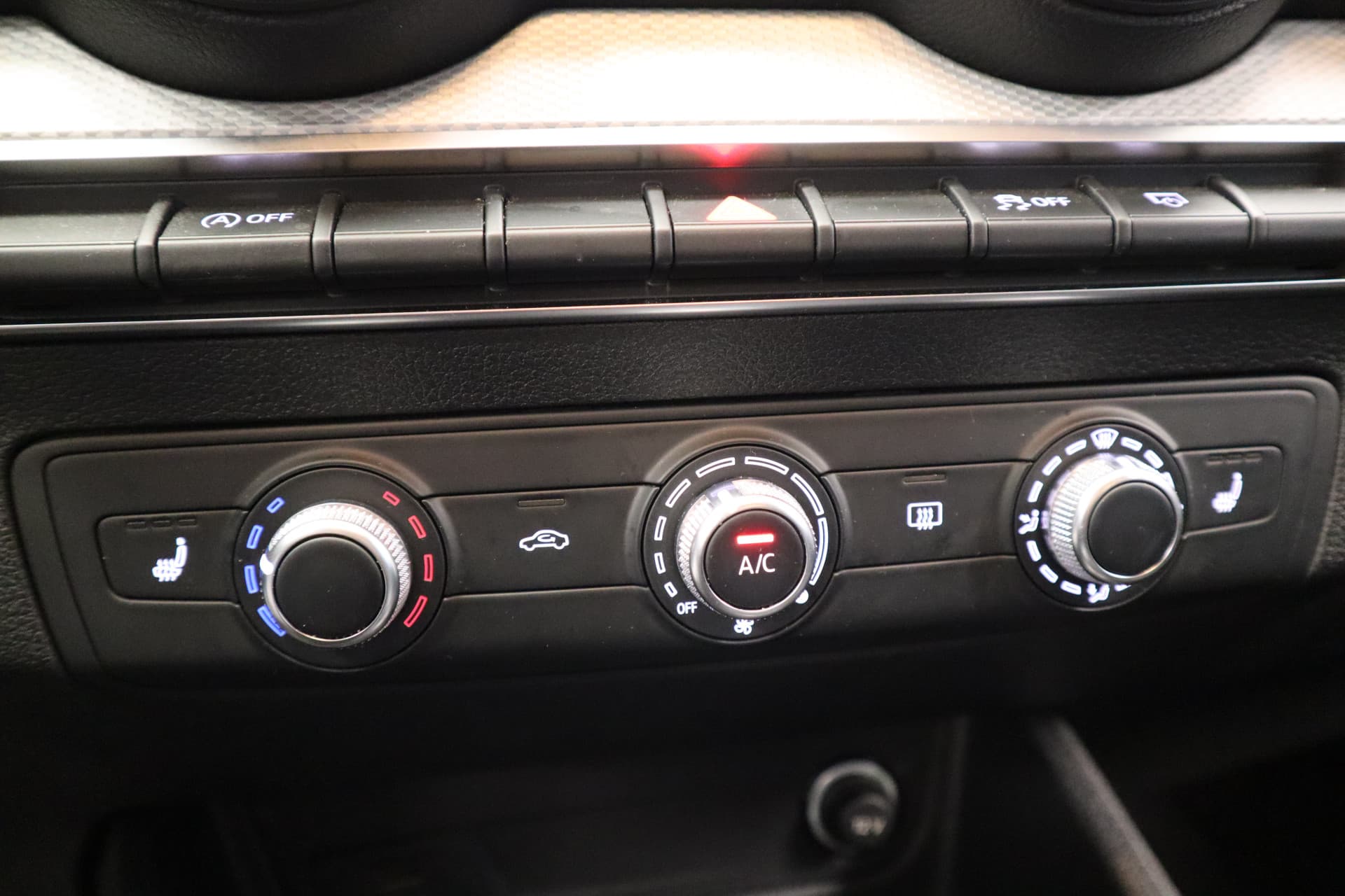 Audi Q2 35 TFSI S Edition thumbnail 14