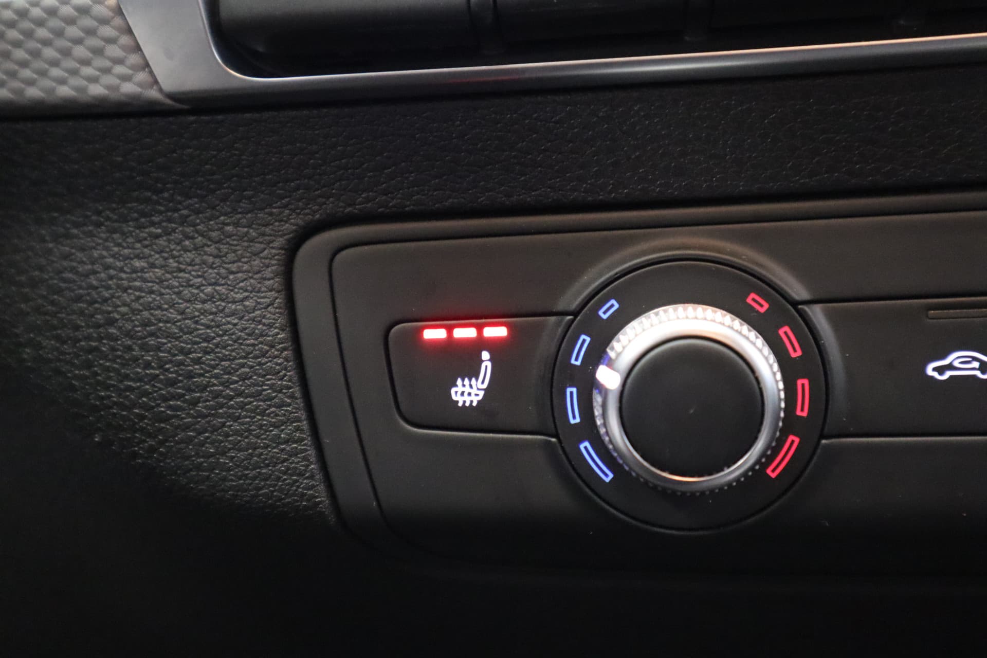 Audi Q2 35 TFSI S Edition thumbnail 17