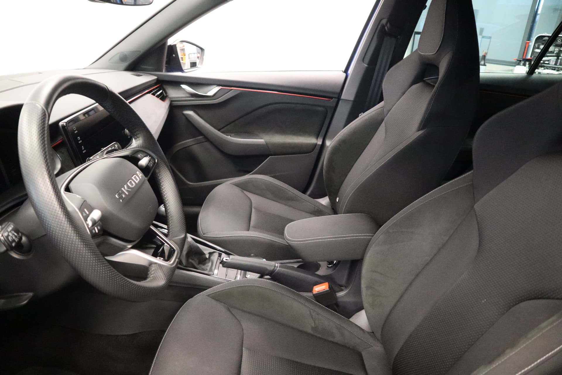 Skoda Kamiq 1.5 TSI ACT Sport Business thumbnail 7