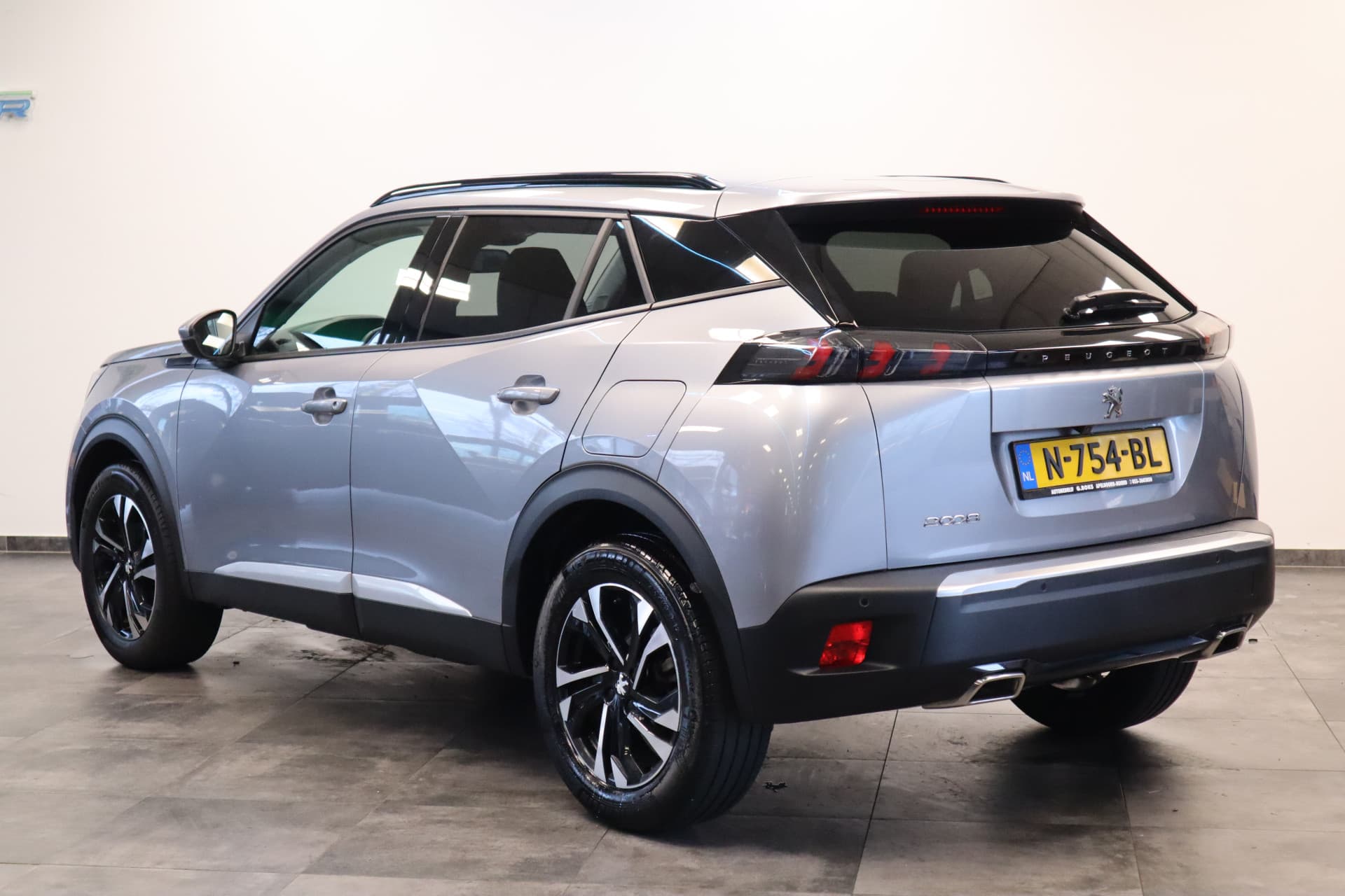 Peugeot 2008 1.2 PureTech Allure Pack thumbnail 3