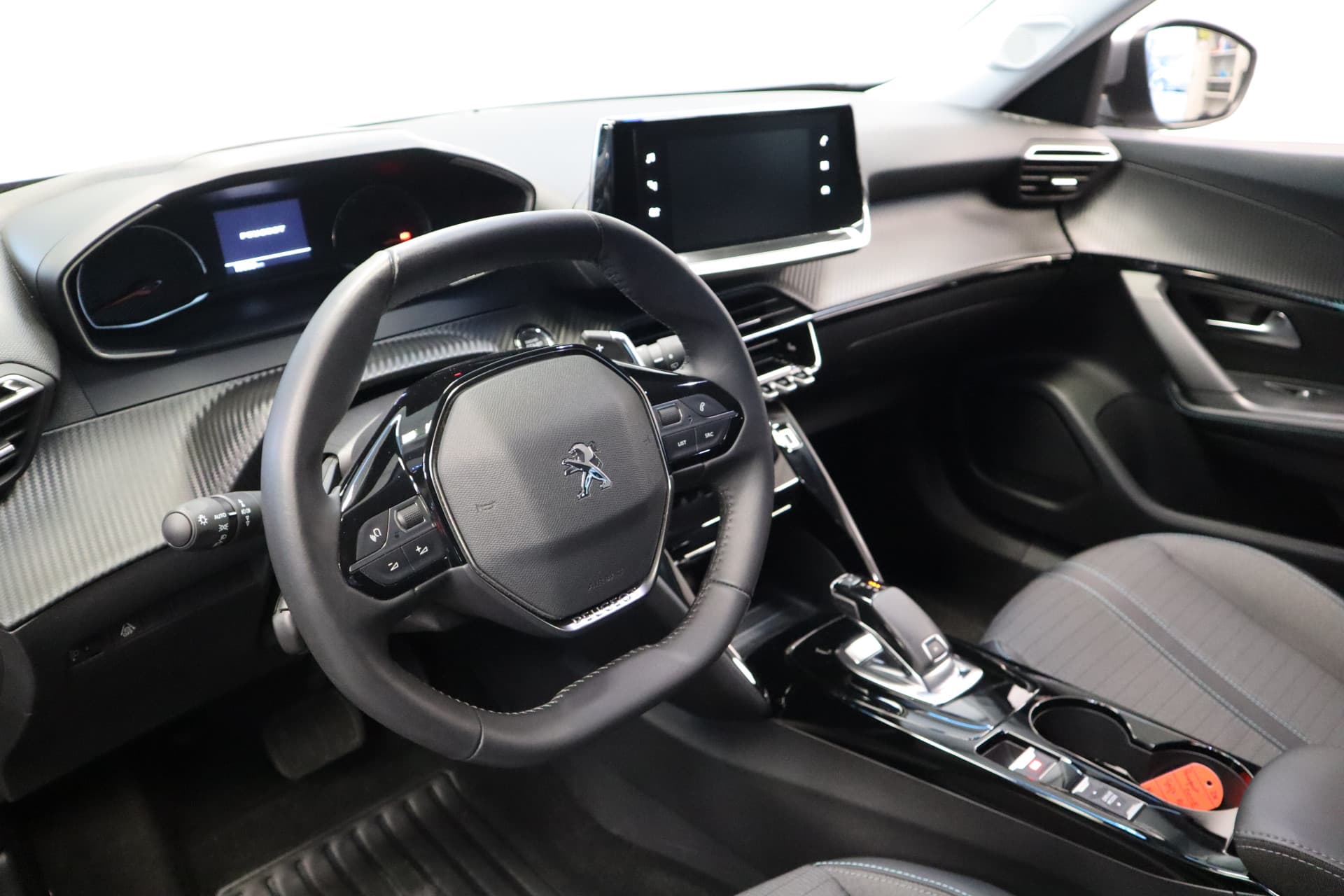 Peugeot 2008 1.2 PureTech Allure Pack thumbnail 8