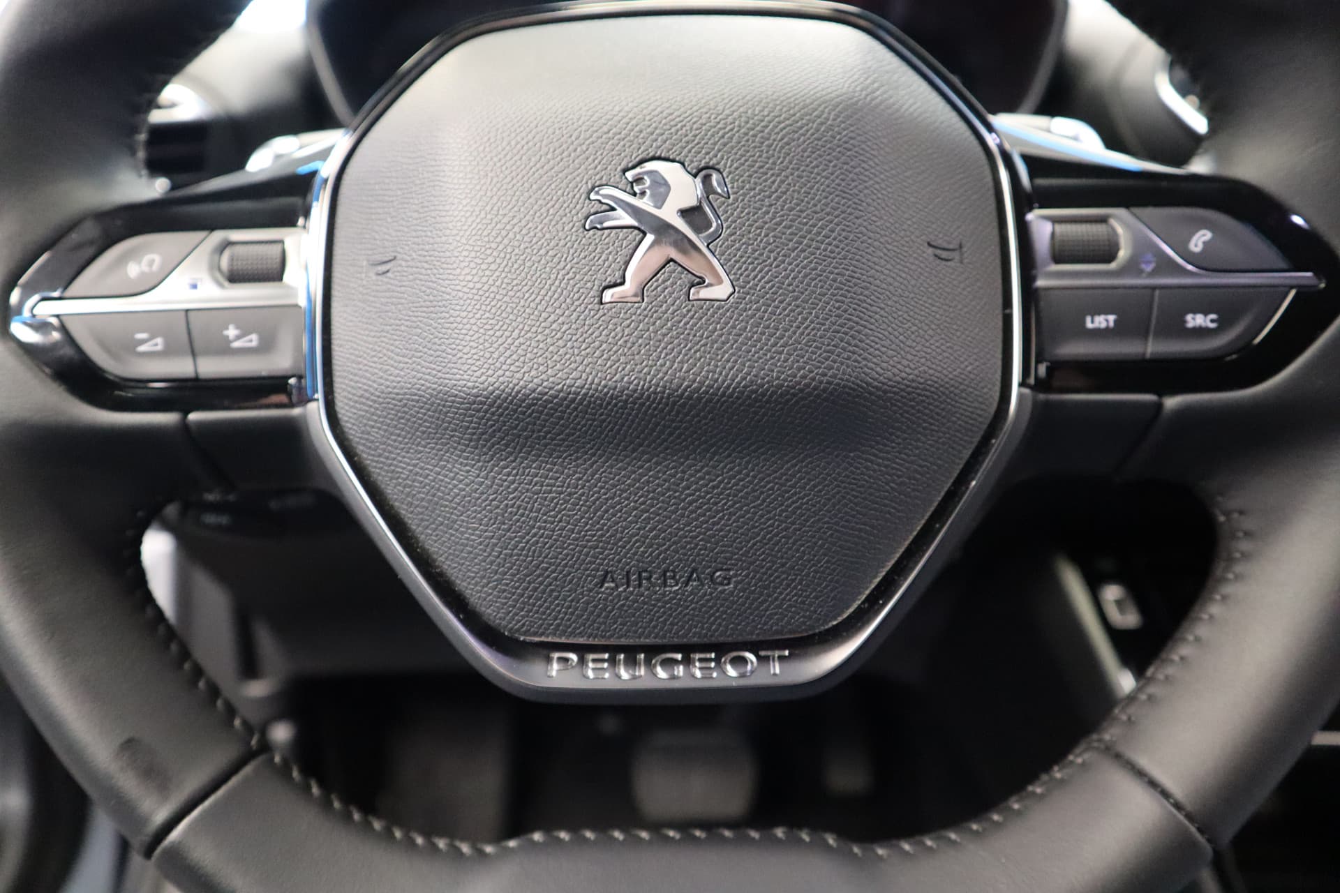 Peugeot 2008 1.2 PureTech Allure Pack thumbnail 9