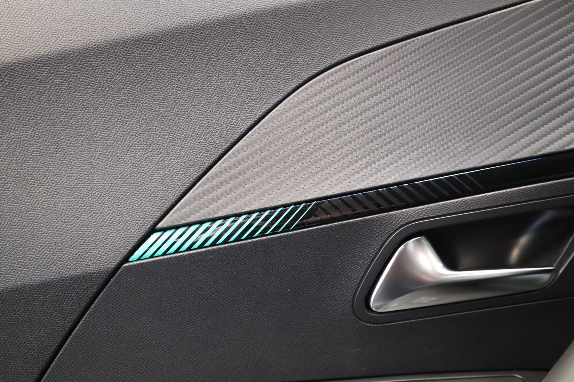 Peugeot 2008 1.2 PureTech Allure Pack thumbnail 16