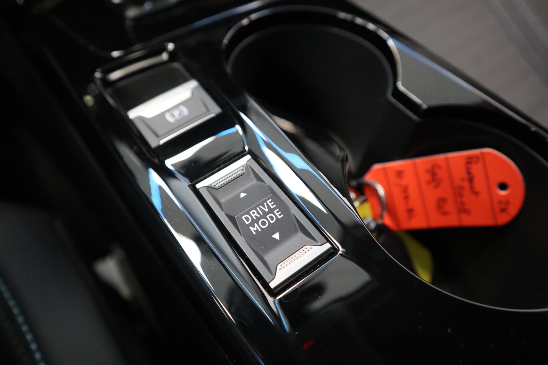 Peugeot 2008 1.2 PureTech Allure Pack thumbnail 17