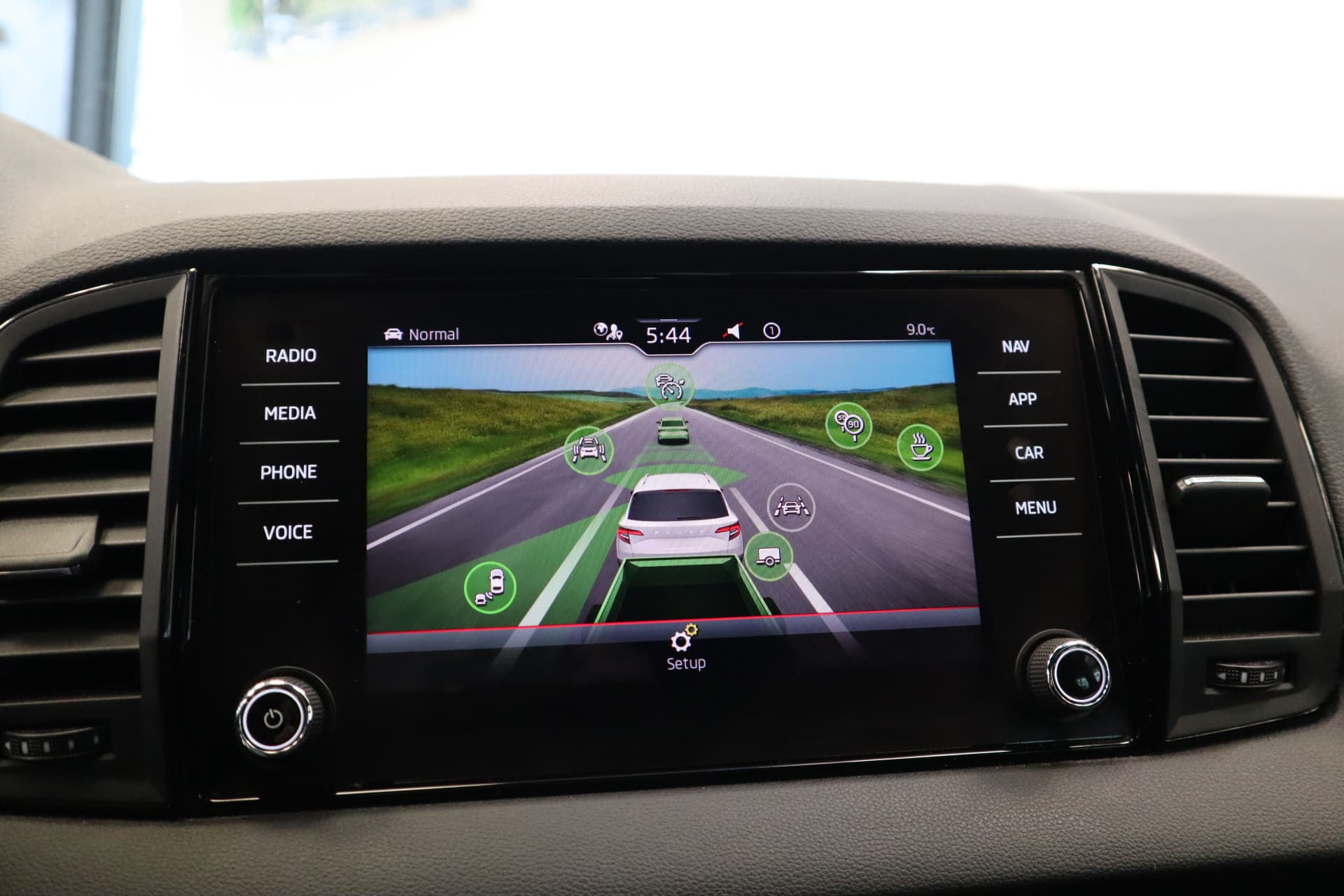 Skoda Karoq 1.5 TSI ACT Sportline Business thumbnail 17