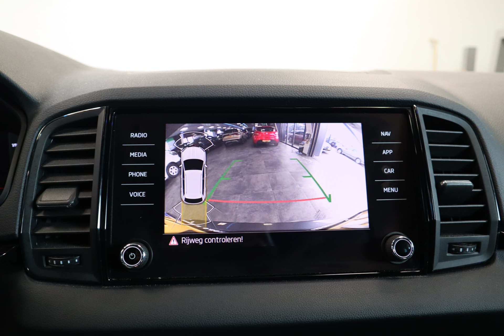 Skoda Karoq 1.5 TSI ACT Sportline Business thumbnail 22