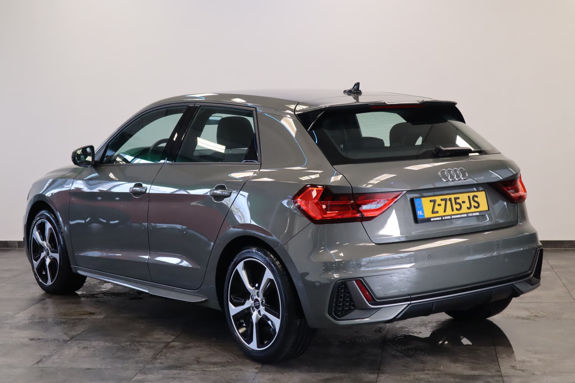 Audi A1 Sportback 25 TFSI S edition thumbnail 3