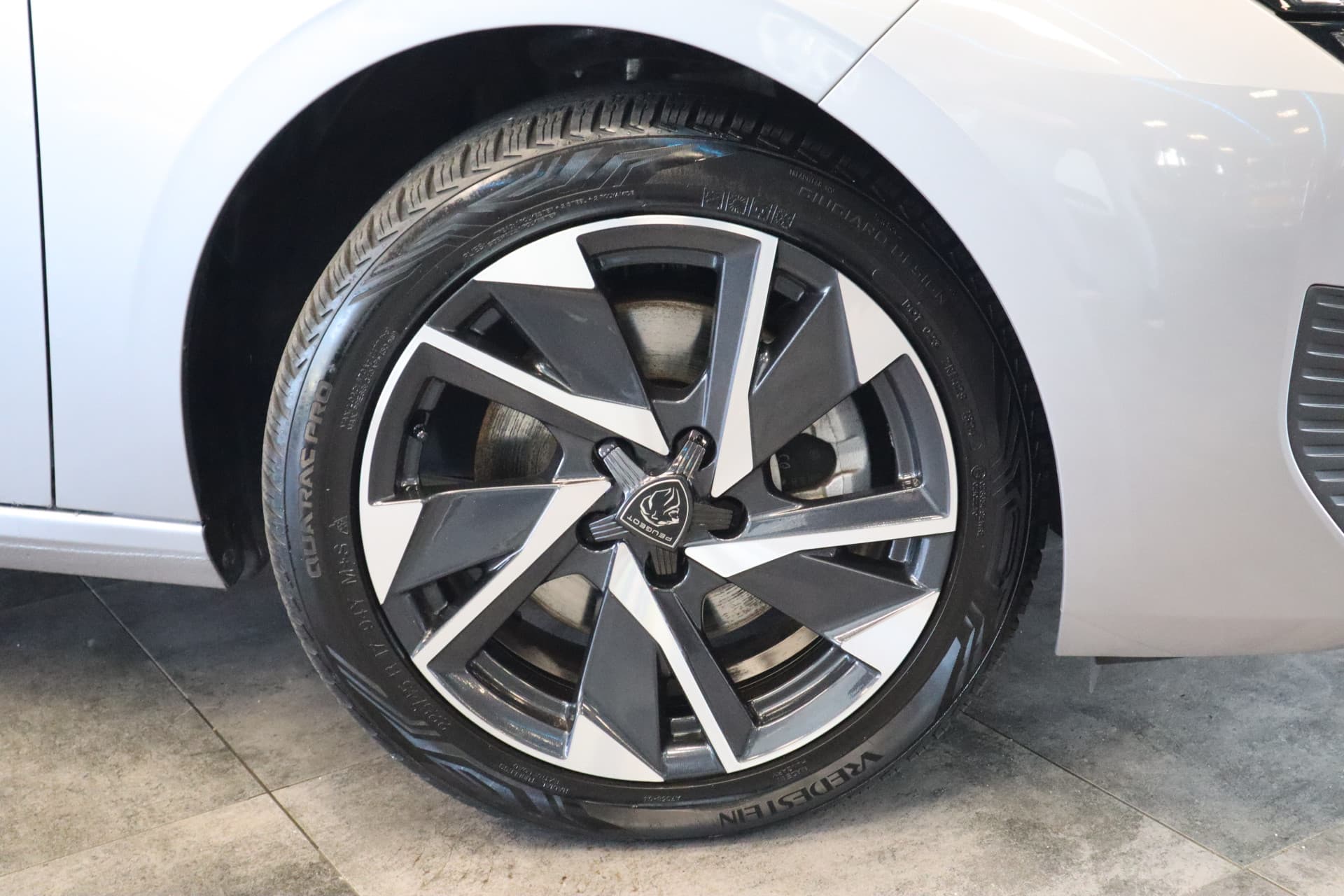 Peugeot 308 SW 1.2 PureTech Allure thumbnail 4